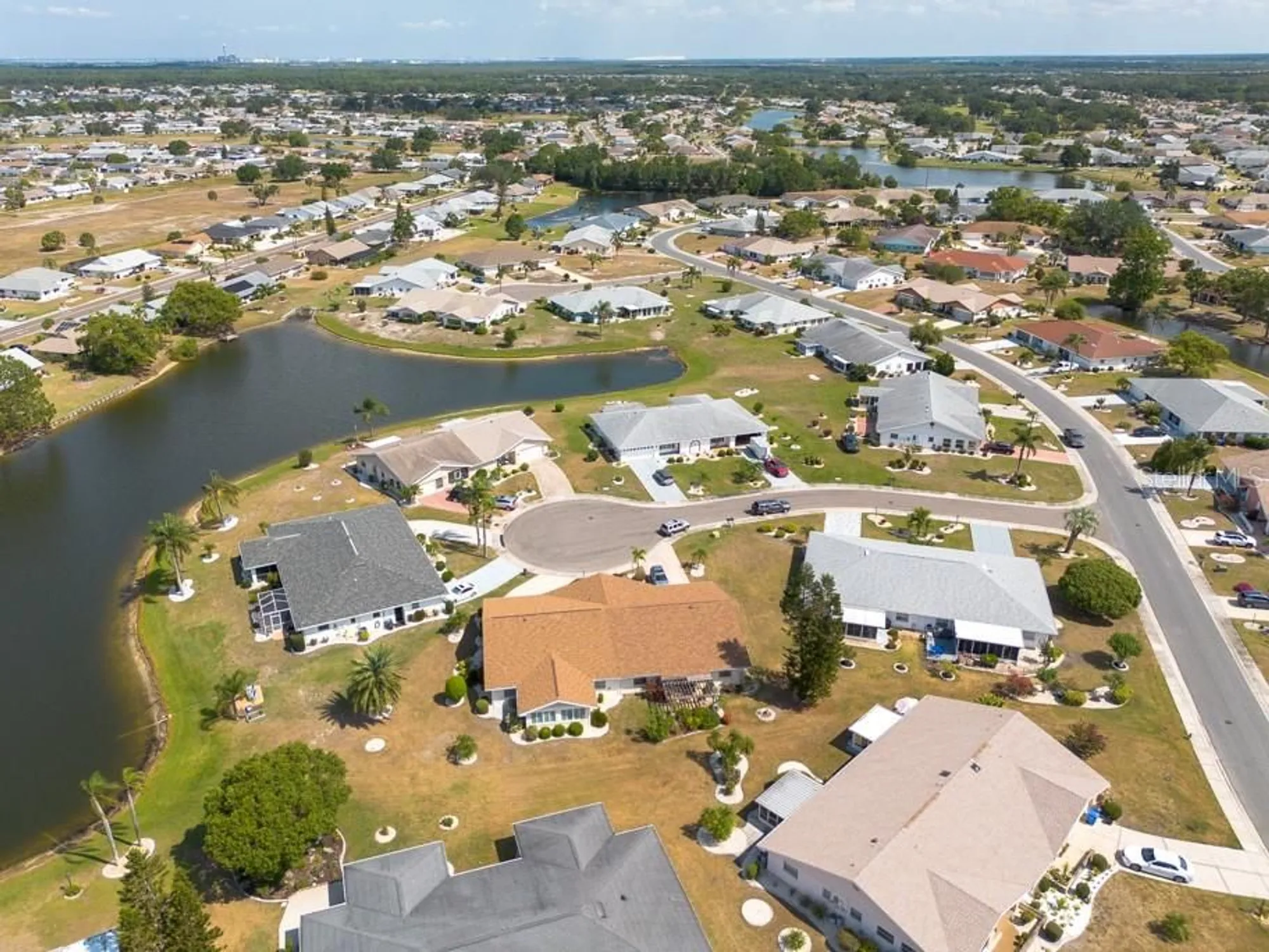 Property Slideshow image 39 of 44 | 106 silverbell ct, Sun City Center, FL, 33573