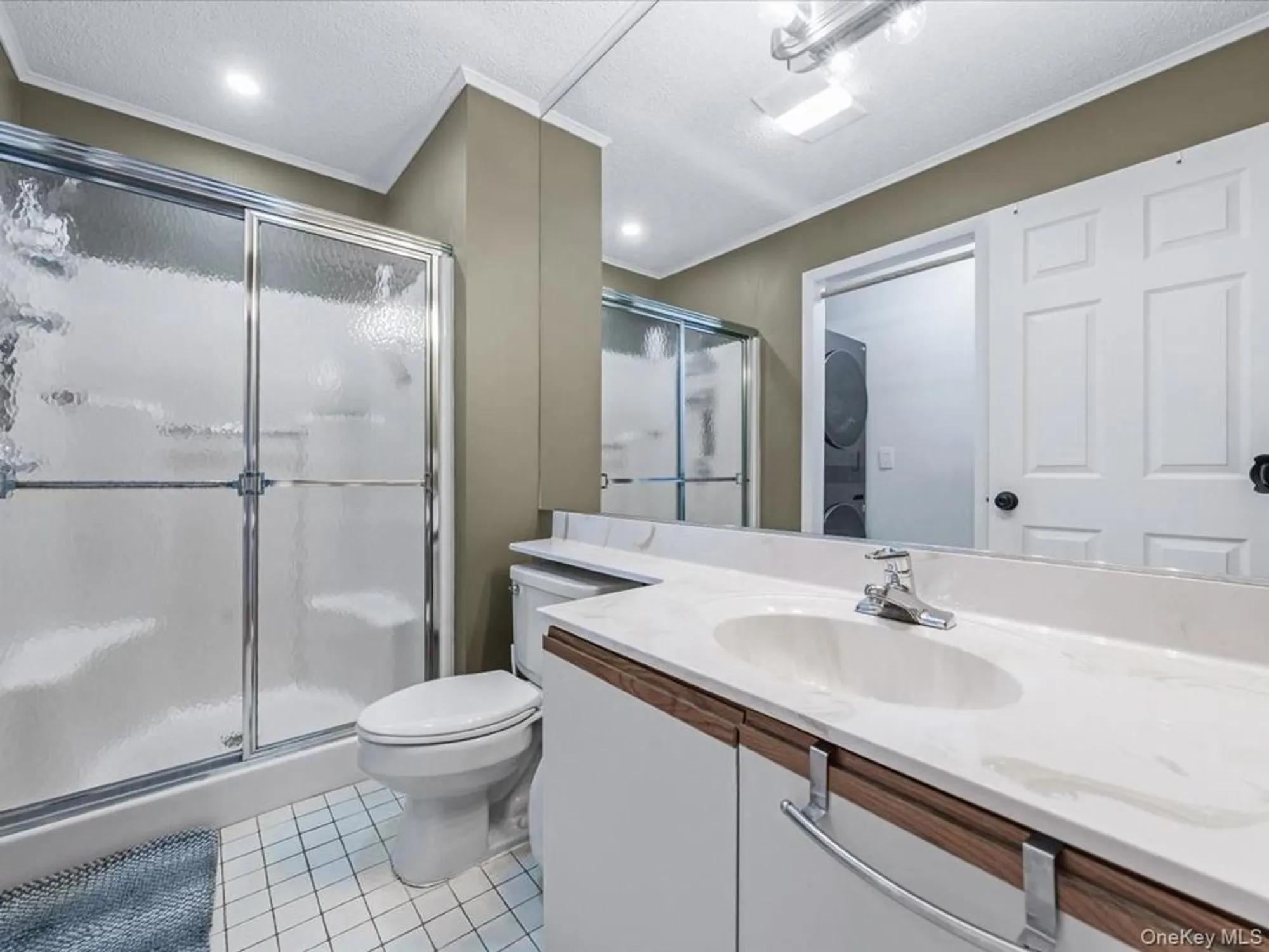 Property Slideshow image 14 of 32 | 2 limetree dr, Manorville, NY, 11949