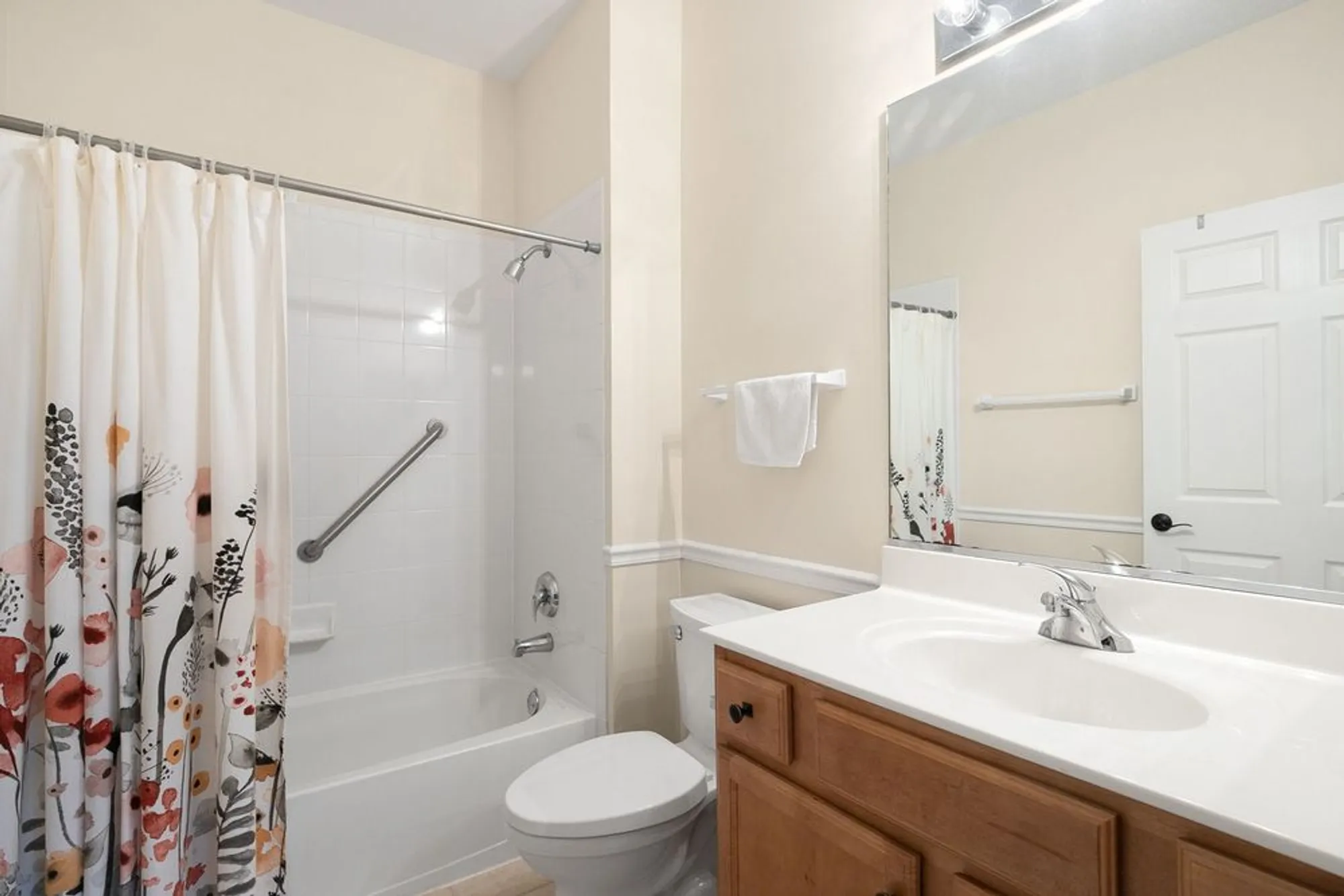 Property Slideshow image 21 of 32 | 272 enfield ln, Grayslake, IL, 60030