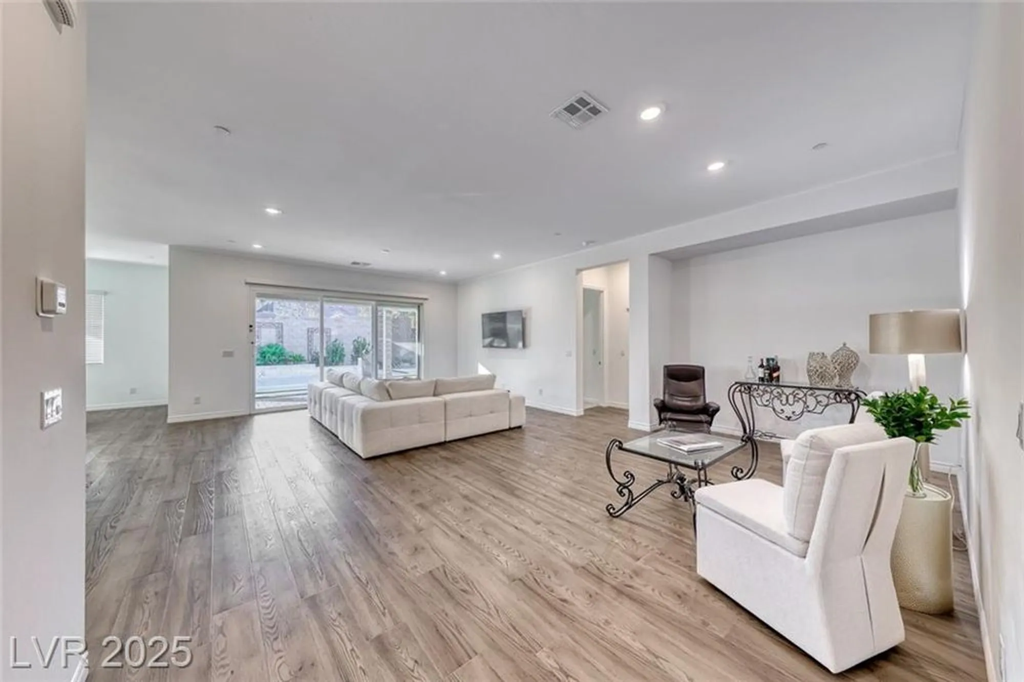 Property Slideshow image 10 of 65 | 141 juliette pointe ln, Henderson, NV, 89011