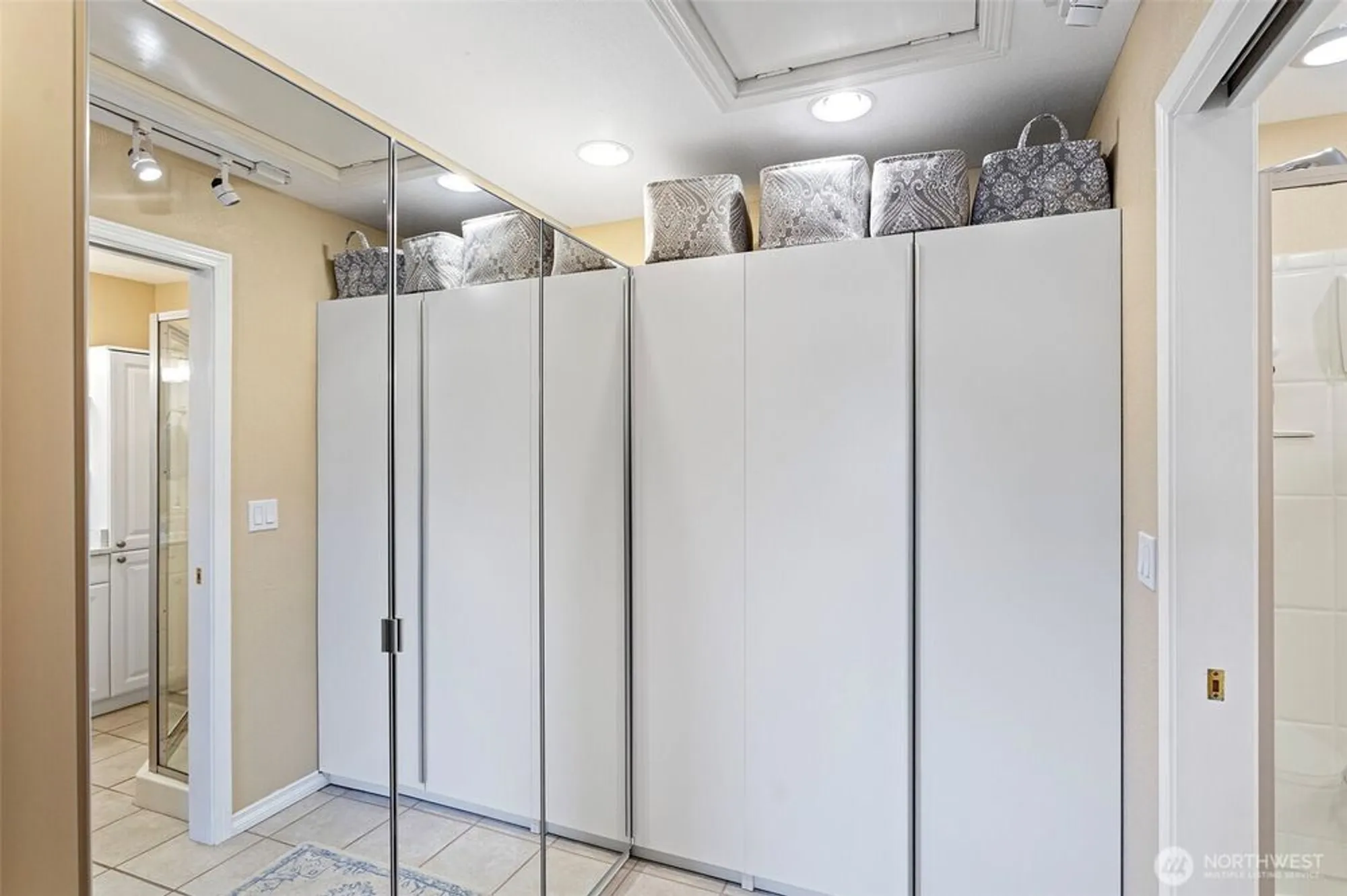 Property Slideshow image 19 of 40 | 10749 glen acres dr s # 10749s, Seattle, WA, 98168