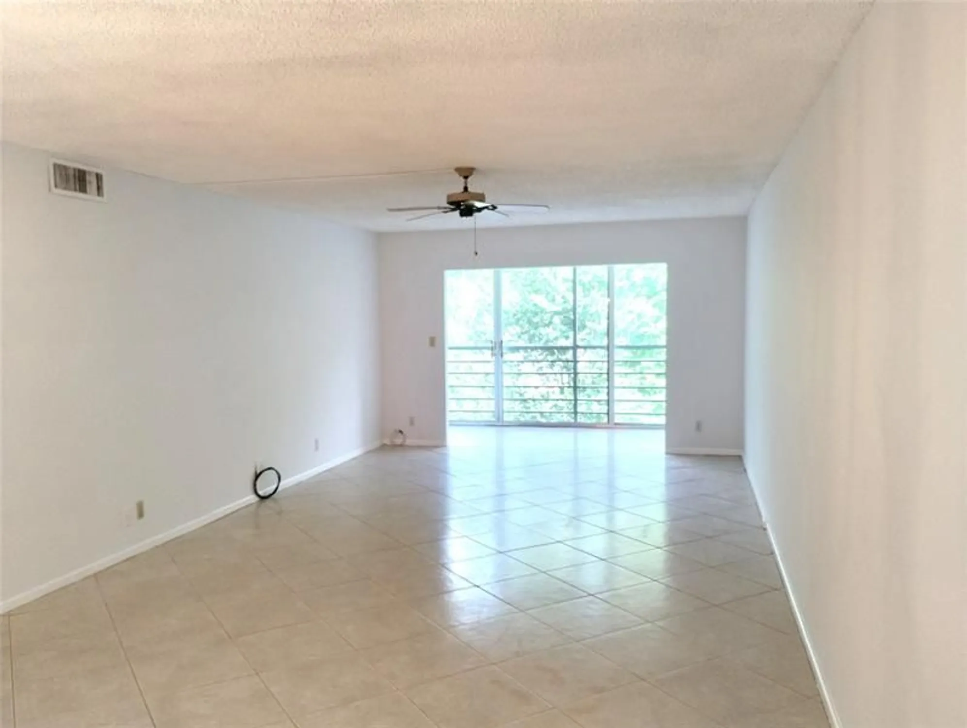 Property Slideshow image 11 of 50 | 2403 antigua cir e3, Coconut Creek, FL, 33066
