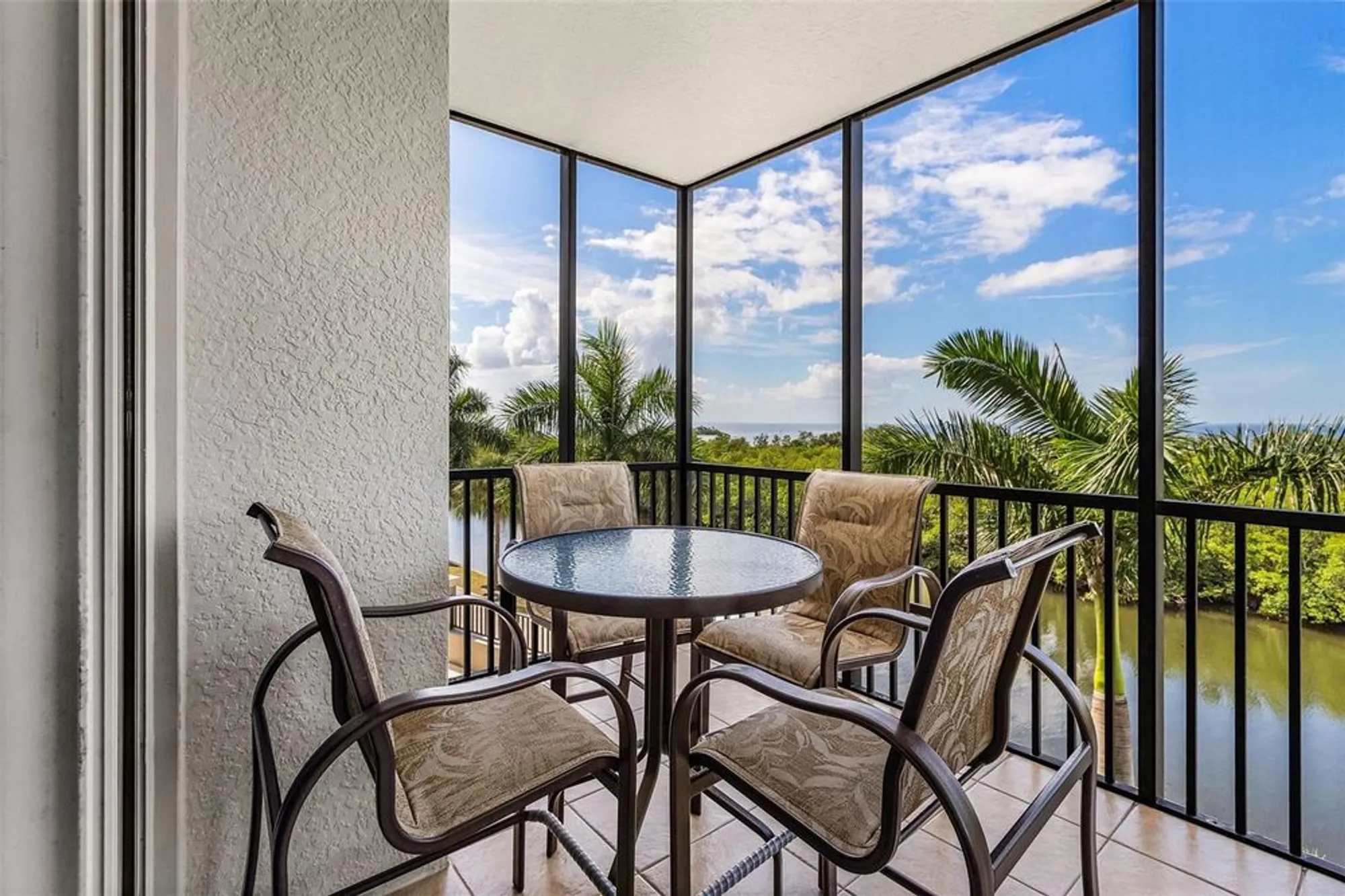 Property Slideshow image 26 of 54 | 3329 sunset key cir 203, Punta Gorda, FL, 33955