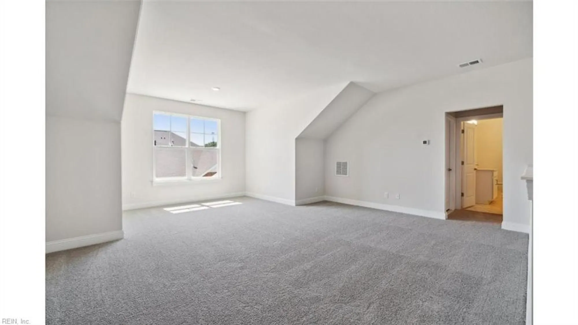 Property Slideshow image 22 of 34 | 2212 edwin dr, Chesapeake, VA, 23322