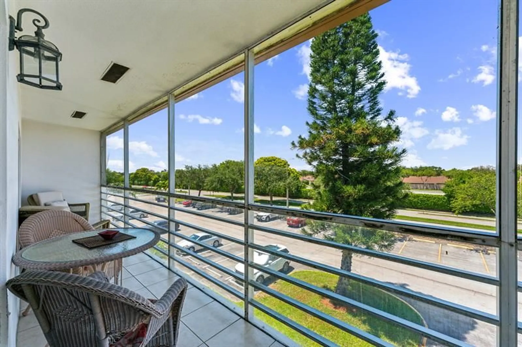 Property Slideshow image 2 of 22 | 581 mansfield n # 581, Boca Raton, FL, 33434