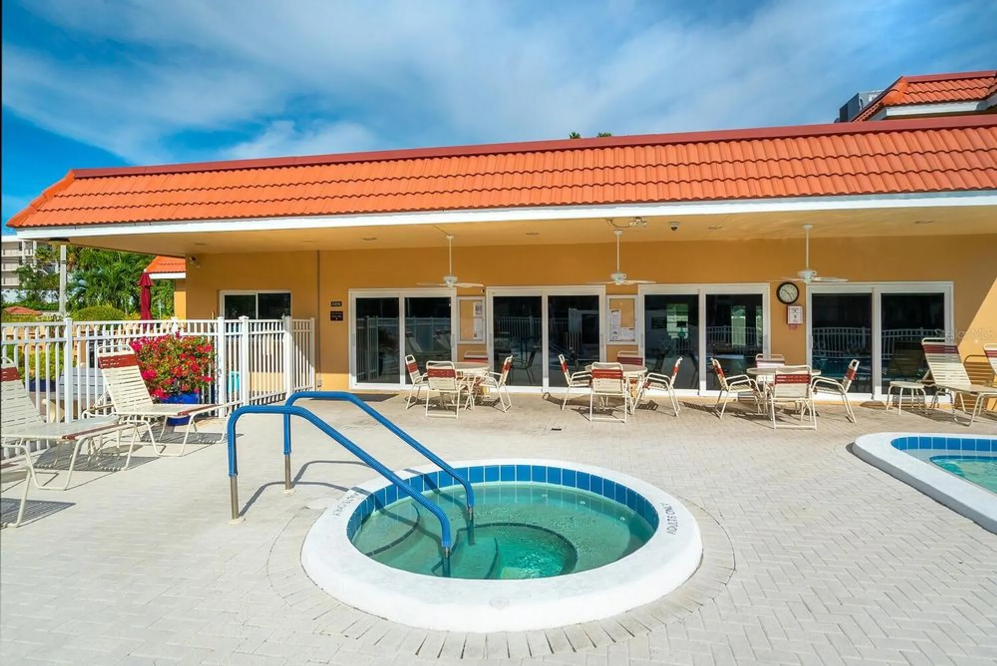 Property Slideshow image 32 of 45 | 1250 n portofino dr apt 304, Sarasota, FL, 34242