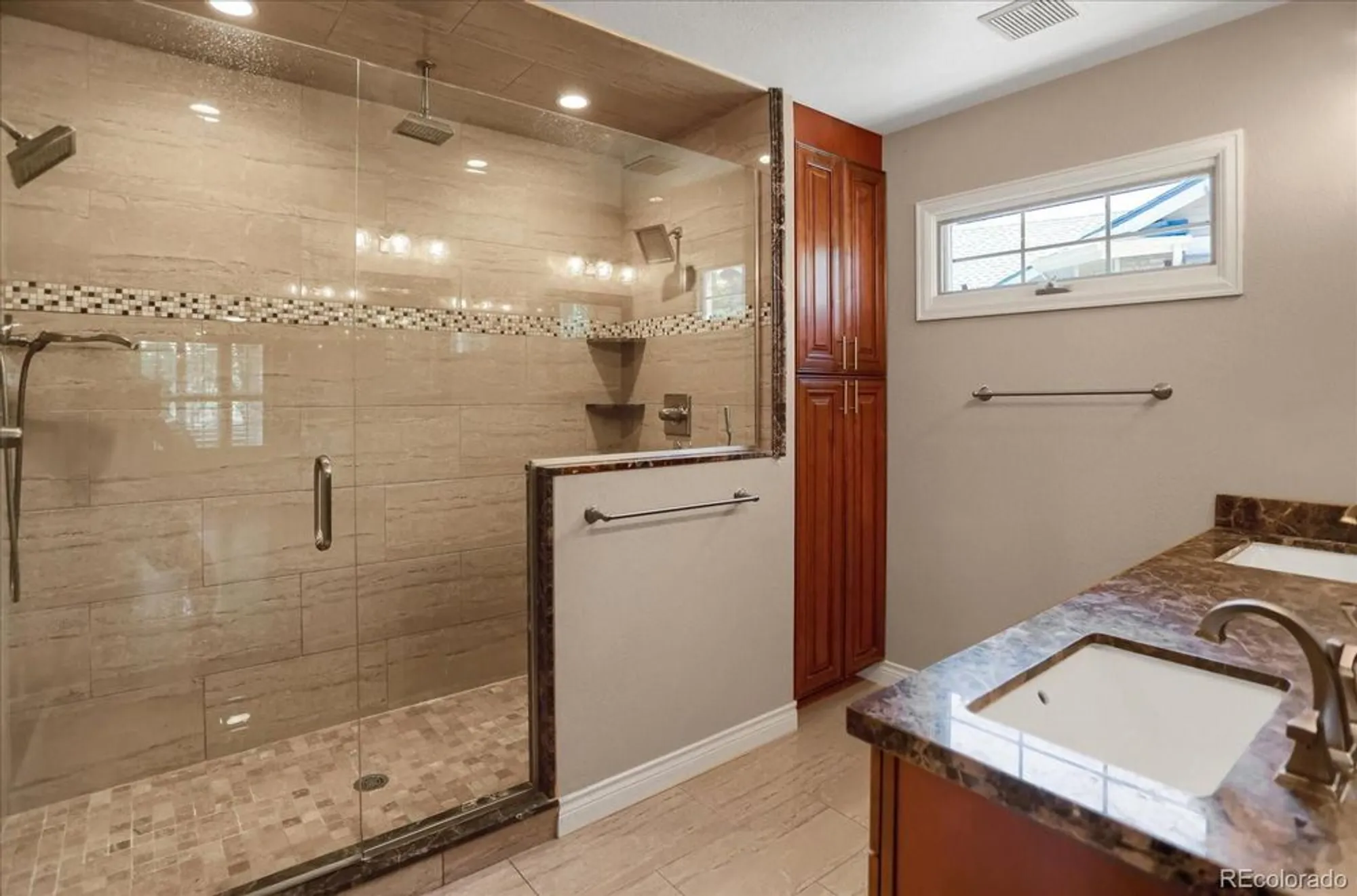 Property Slideshow image 16 of 36 | 8951 greenwich st, Highlands Ranch, CO, 80130