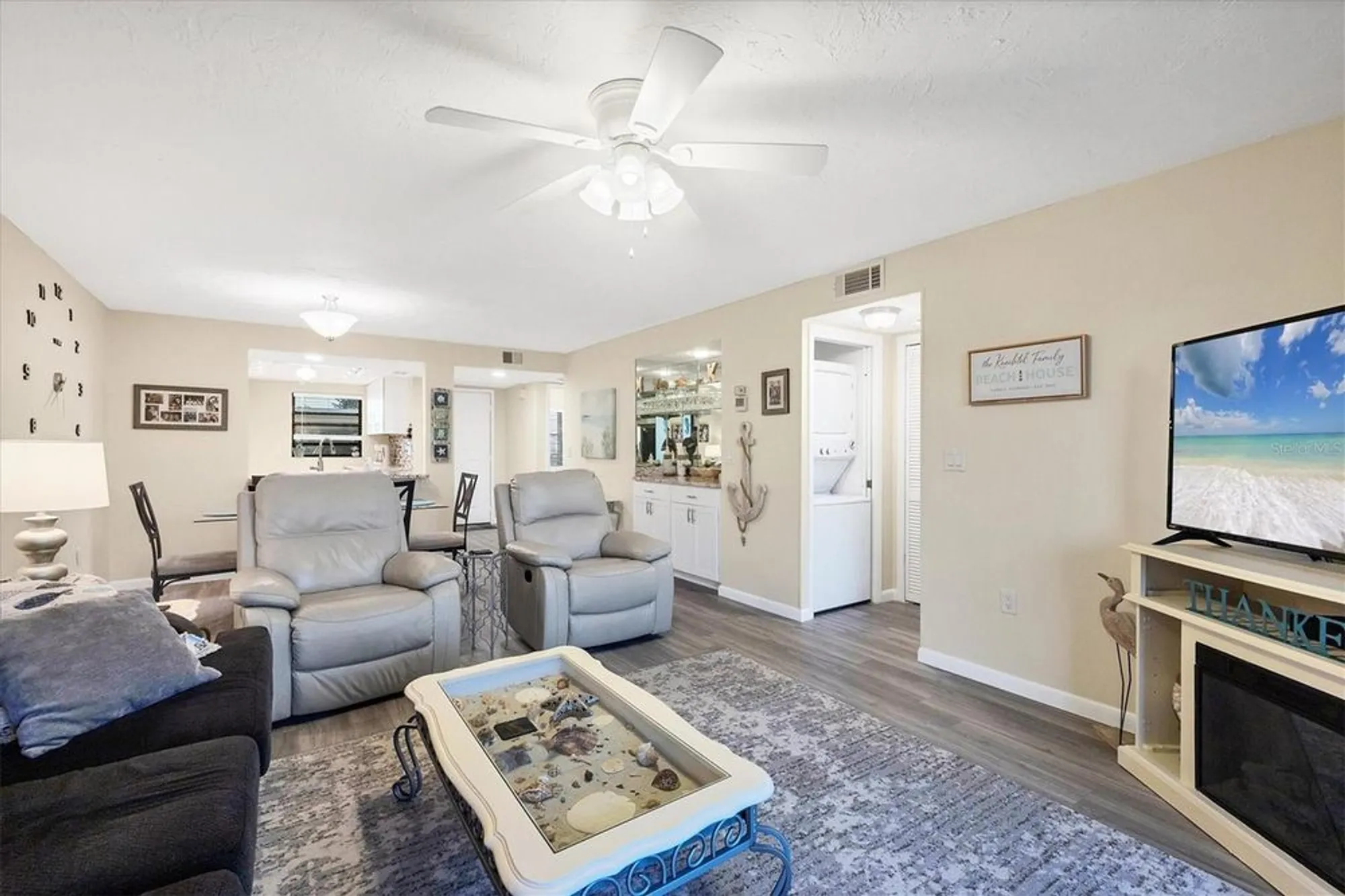 Property Slideshow image 7 of 33 | 1100 capri isles blvd apt 317, Venice, FL, 34292