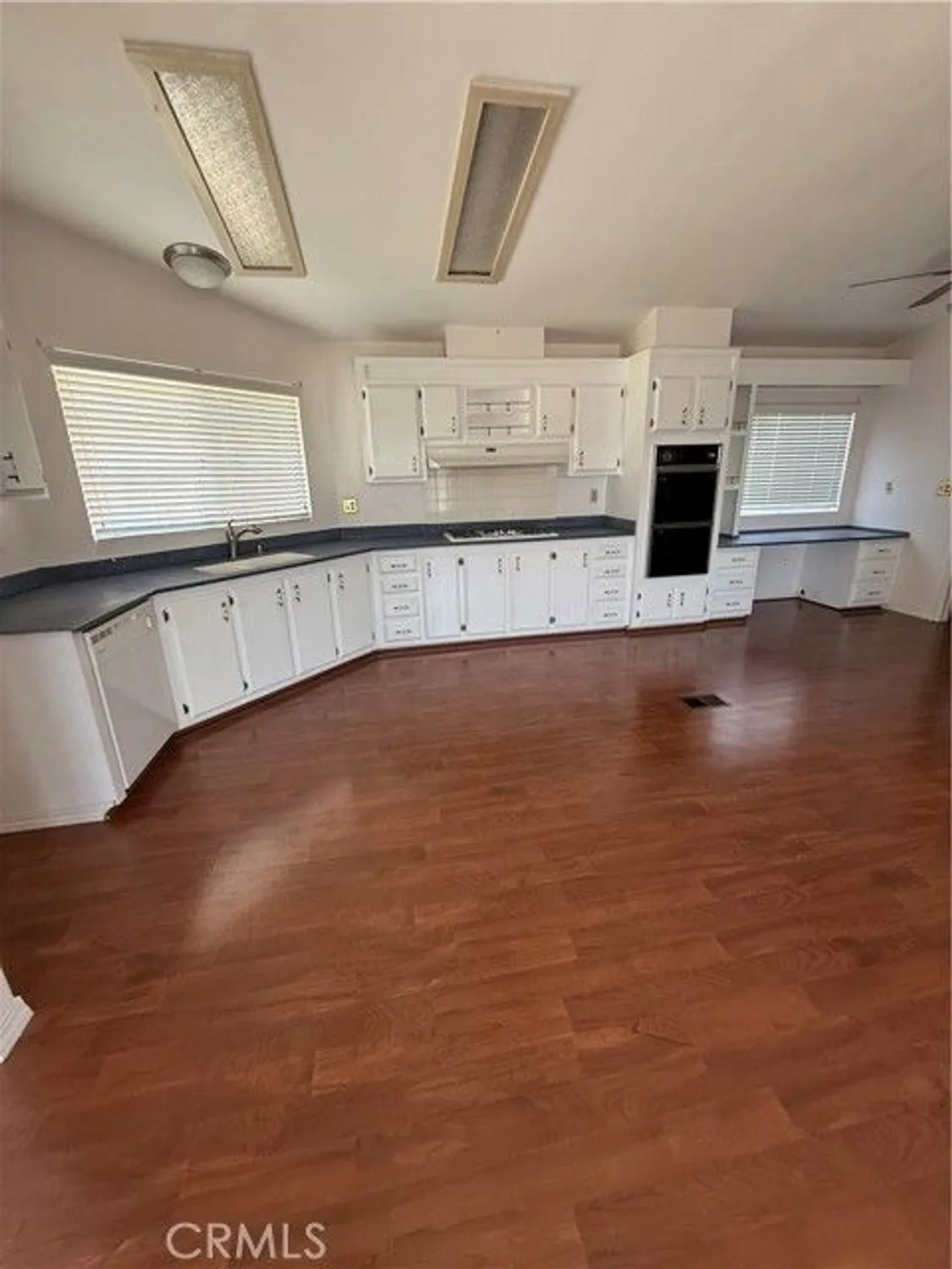 Property Slideshow image 8 of 17 | 38215 via taffia, Murrieta, CA, 92563