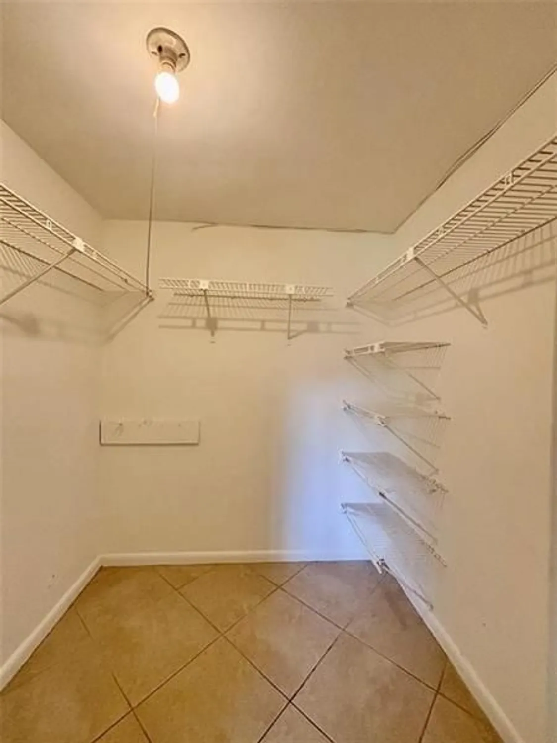 Property Slideshow image 20 of 32 | 7600 nw 5th pl apt 102, Margate, FL, 33063
