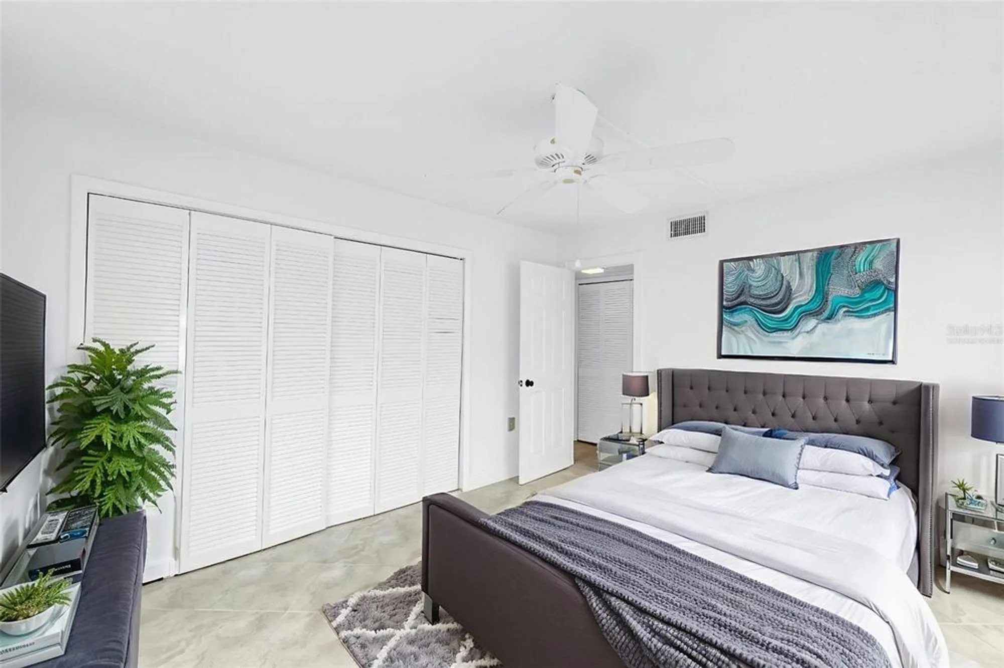 Property Slideshow image 17 of 44 | 7700 sun island dr 401, South Pasadena, FL, 33707