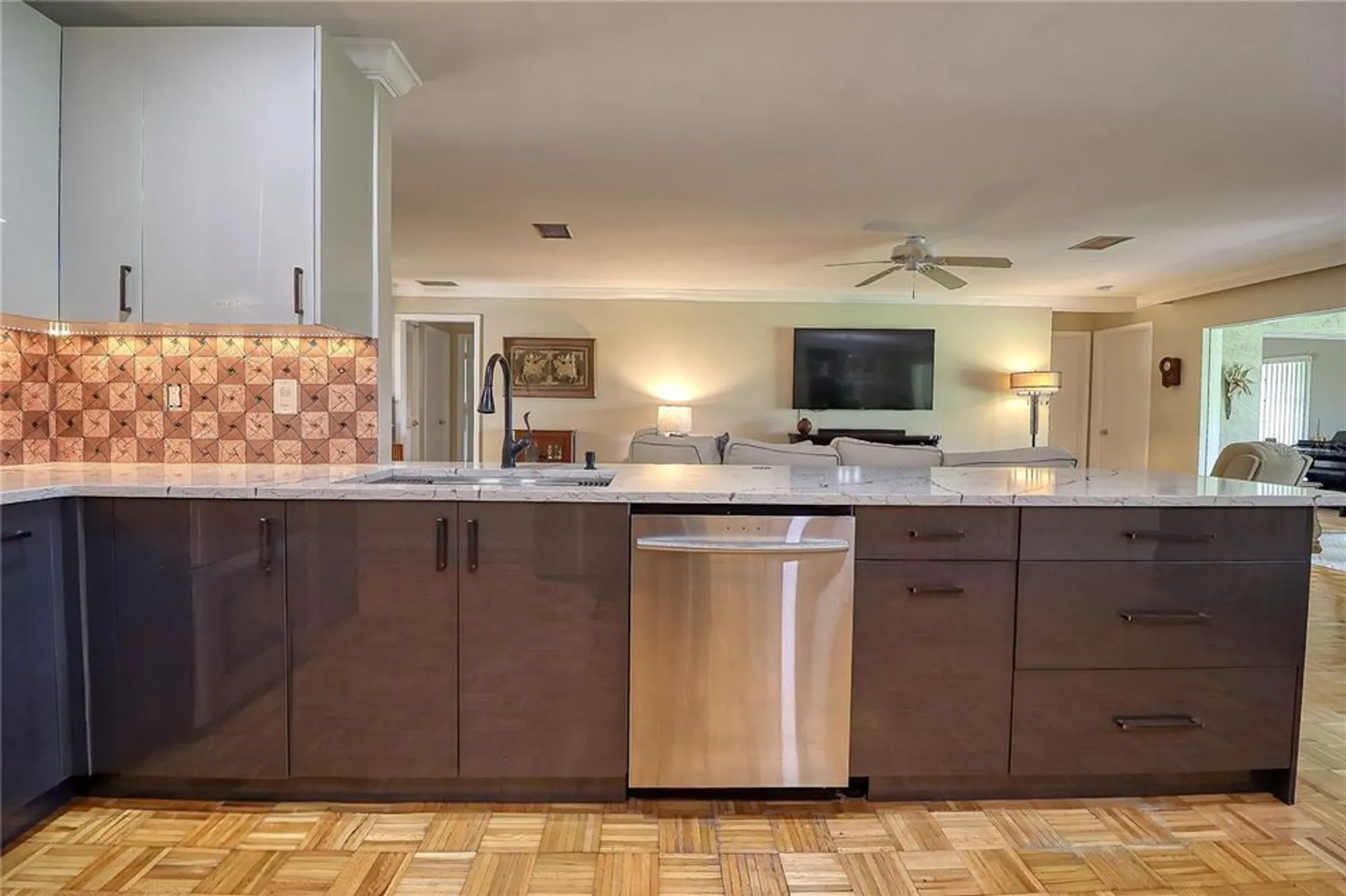 Property Slideshow image 19 of 77 | 7149 fairway bend cir, Sarasota, FL, 34243