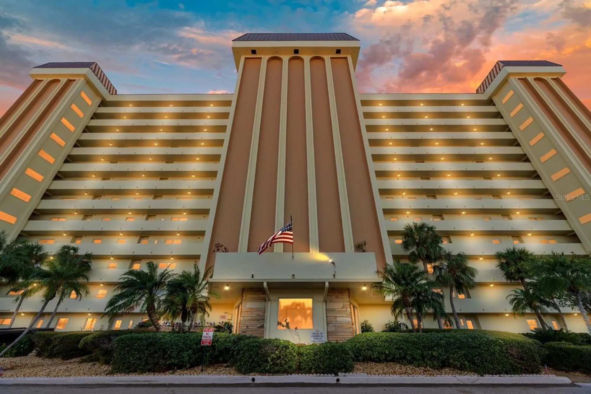 Property Slideshow image 1 of 24 | 4550 cove cir apt 305, St Petersburg, FL, 33708