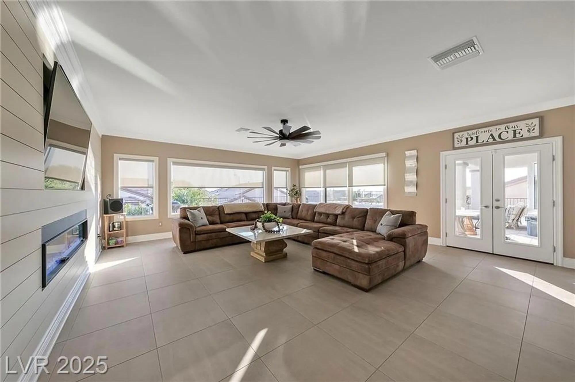Property Slideshow image 21 of 56 | 1999 oliver springs st, Henderson, NV, 89052