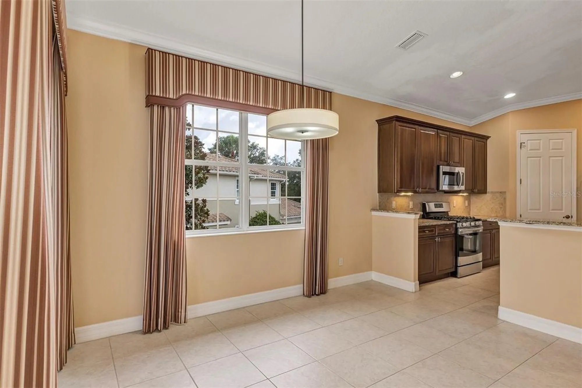 Property Slideshow image 21 of 48 | 1420 emerald dunes dr # 7, Sun City Center, FL, 33573