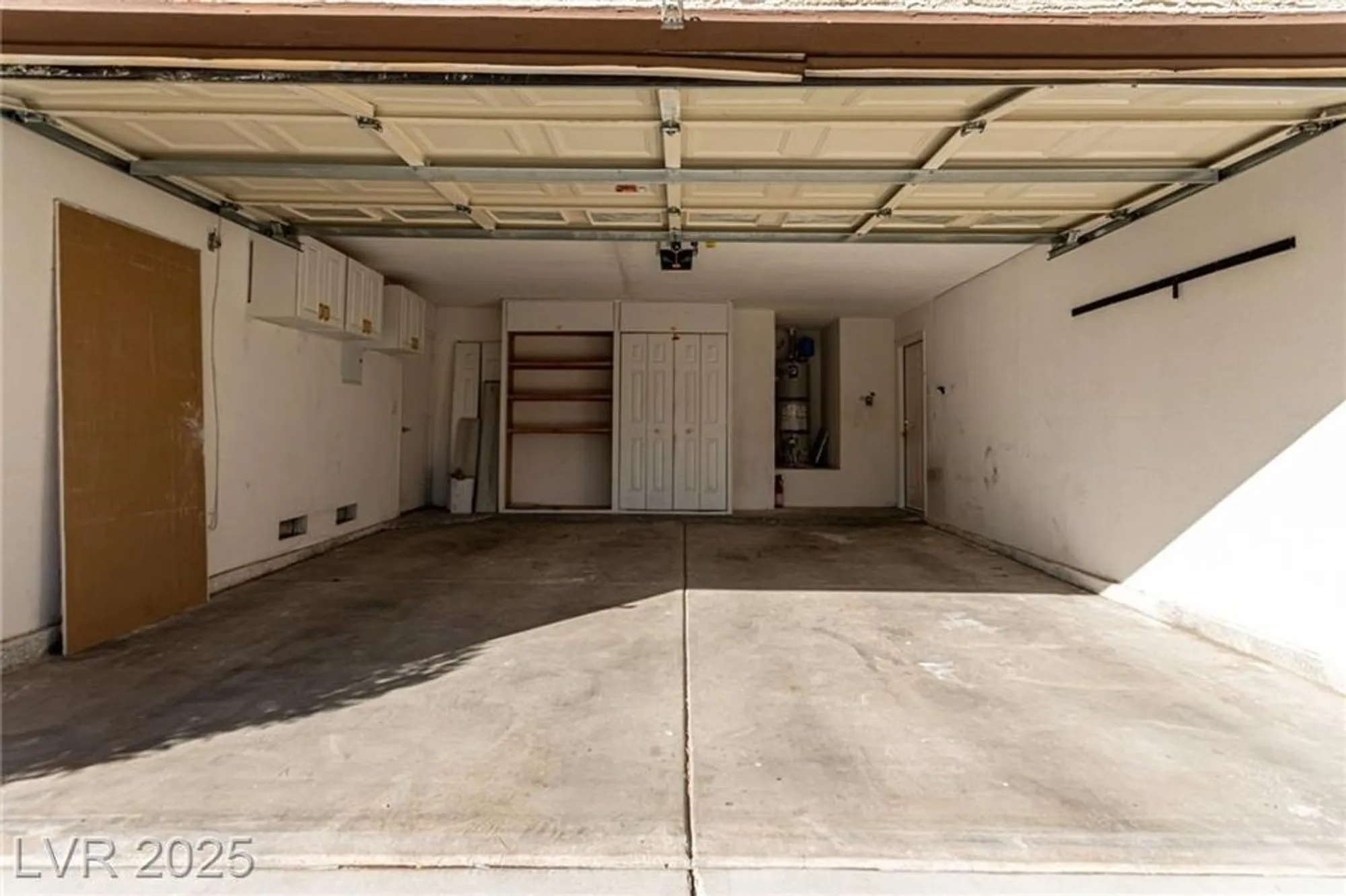 Property Slideshow image 24 of 28 | 4908 winterset dr, Las Vegas, NV, 89130