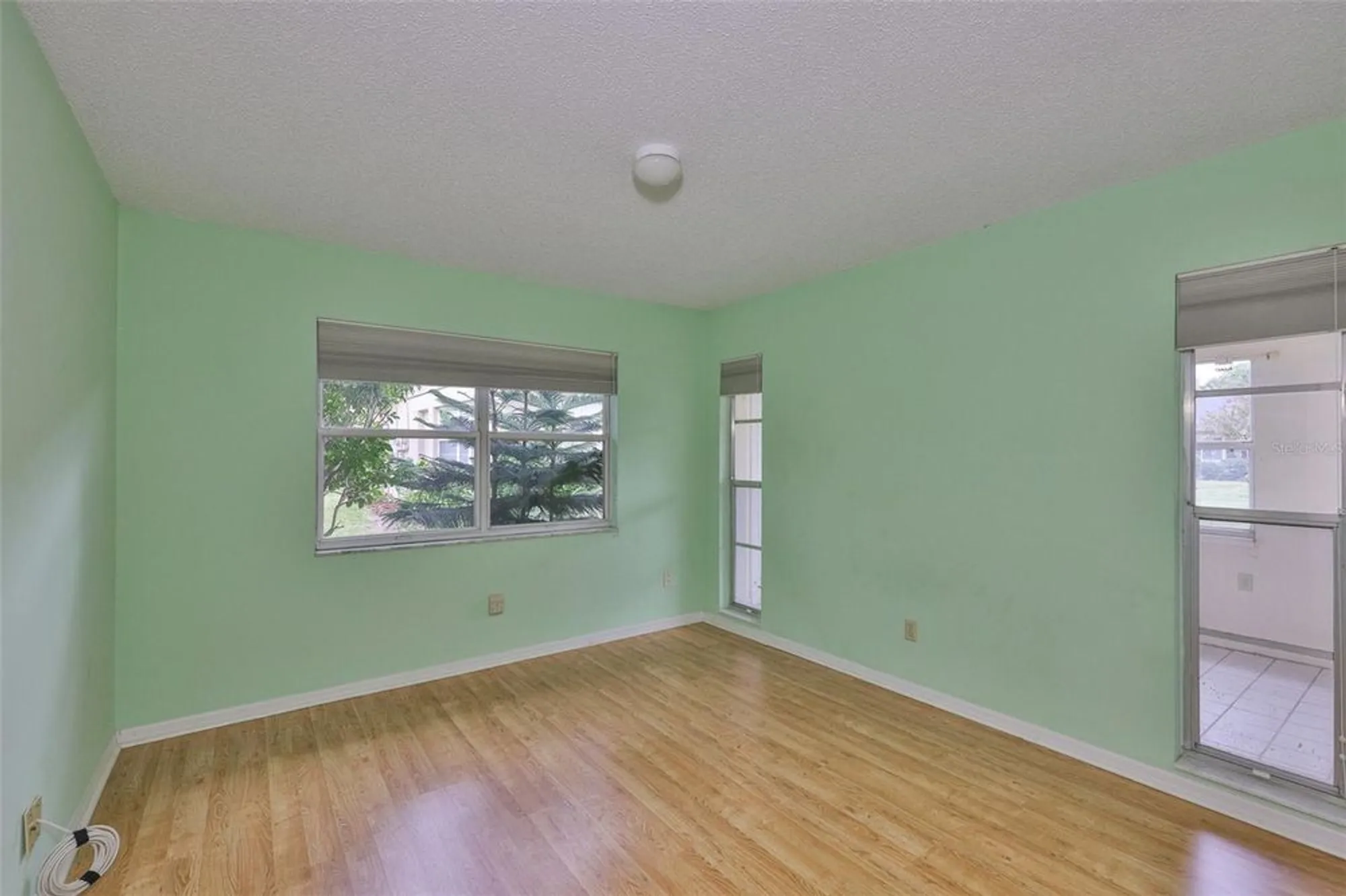 Property Slideshow image 13 of 49 | 1908 canterbury ln 20, Sun City Center, FL, 33573