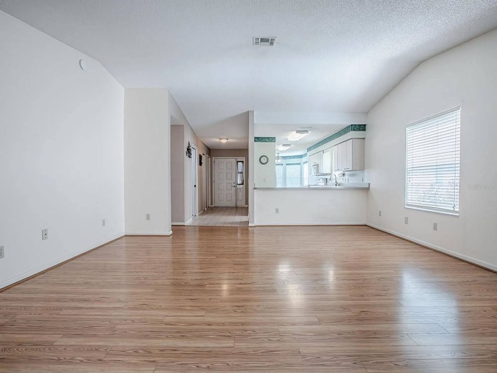 Property Slideshow image 11 of 43 | 642 glen oaks dr, Leesburg, FL, 34748