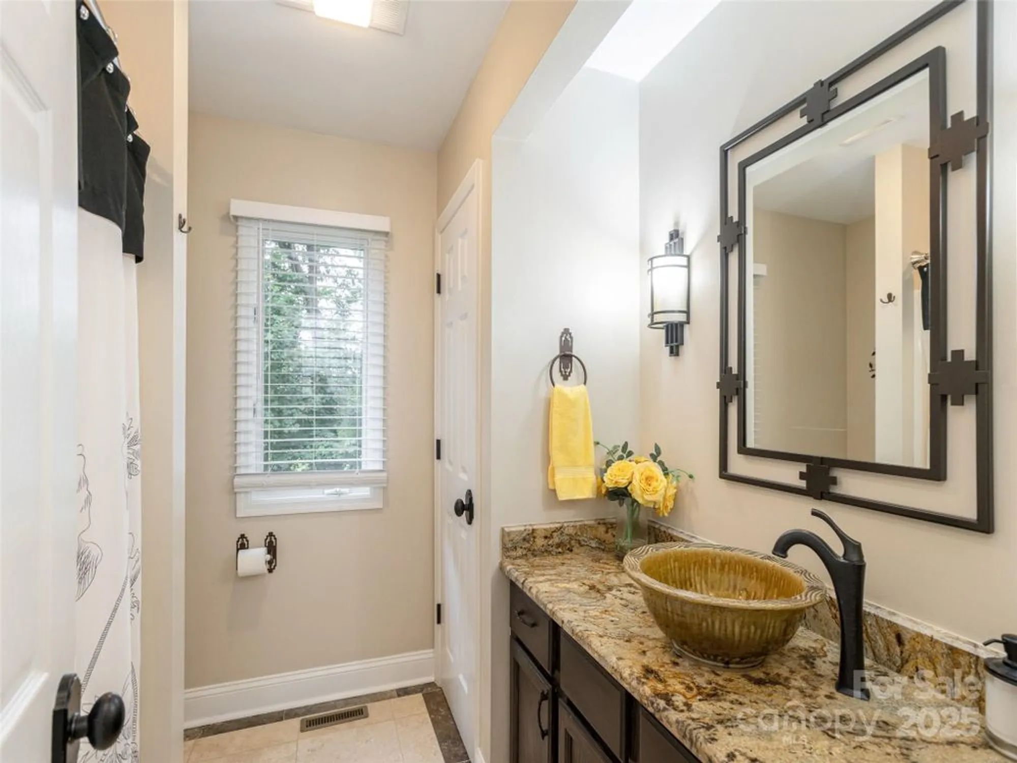 Property Slideshow image 32 of 48 | 210 black oak ln, Hendersonville, NC, 28791