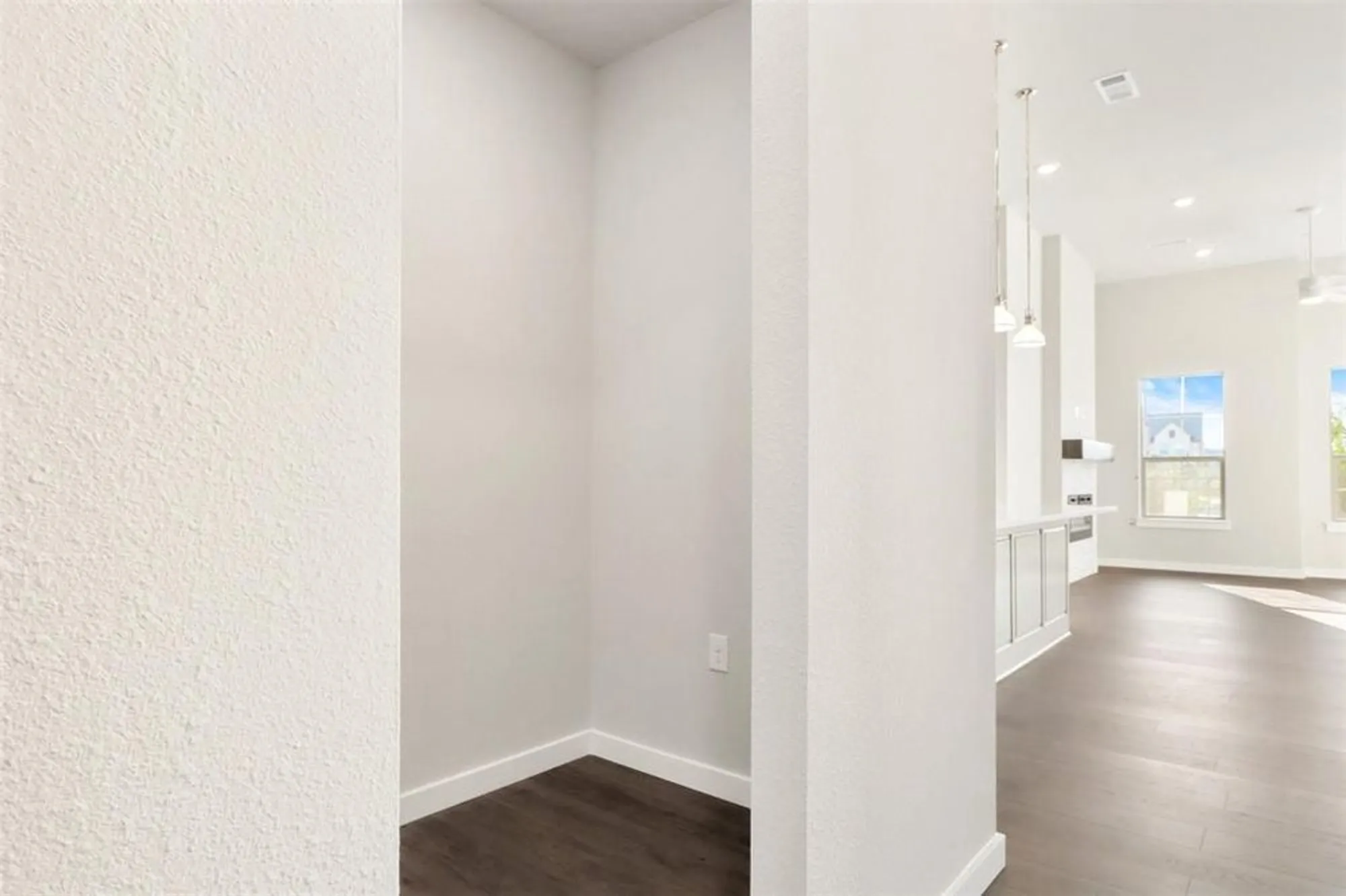 Property Slideshow image 13 of 27 | 2619 st helena ln, Grand Prairie, TX, 75054