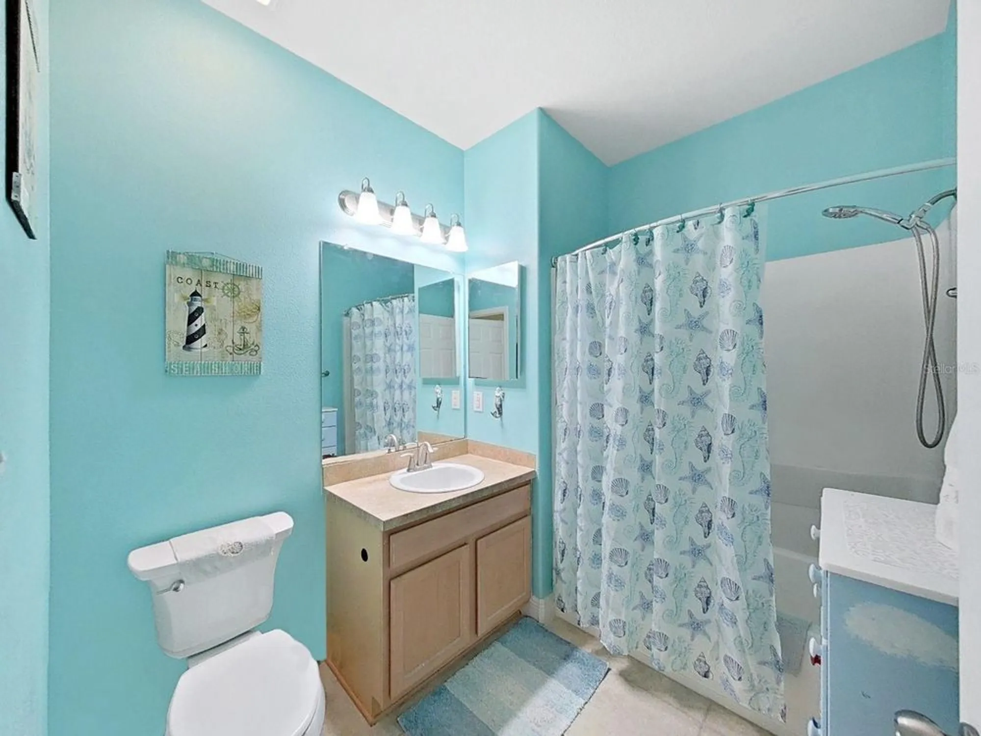 Property Slideshow image 28 of 100 | 303 bluewater falls ct, Apollo Beach, FL, 33572