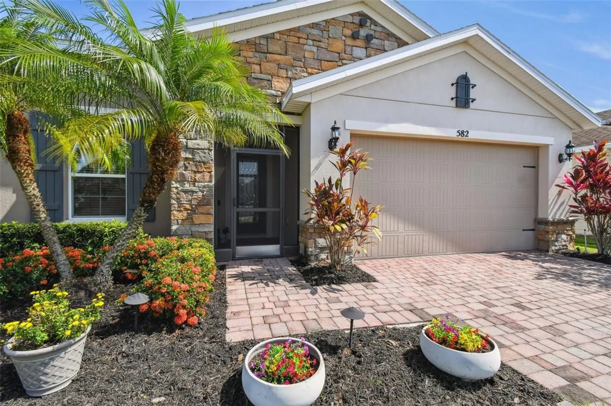 Property Slideshow image 2 of 49 | 582 san joaquin rd, Kissimmee, FL, 34759