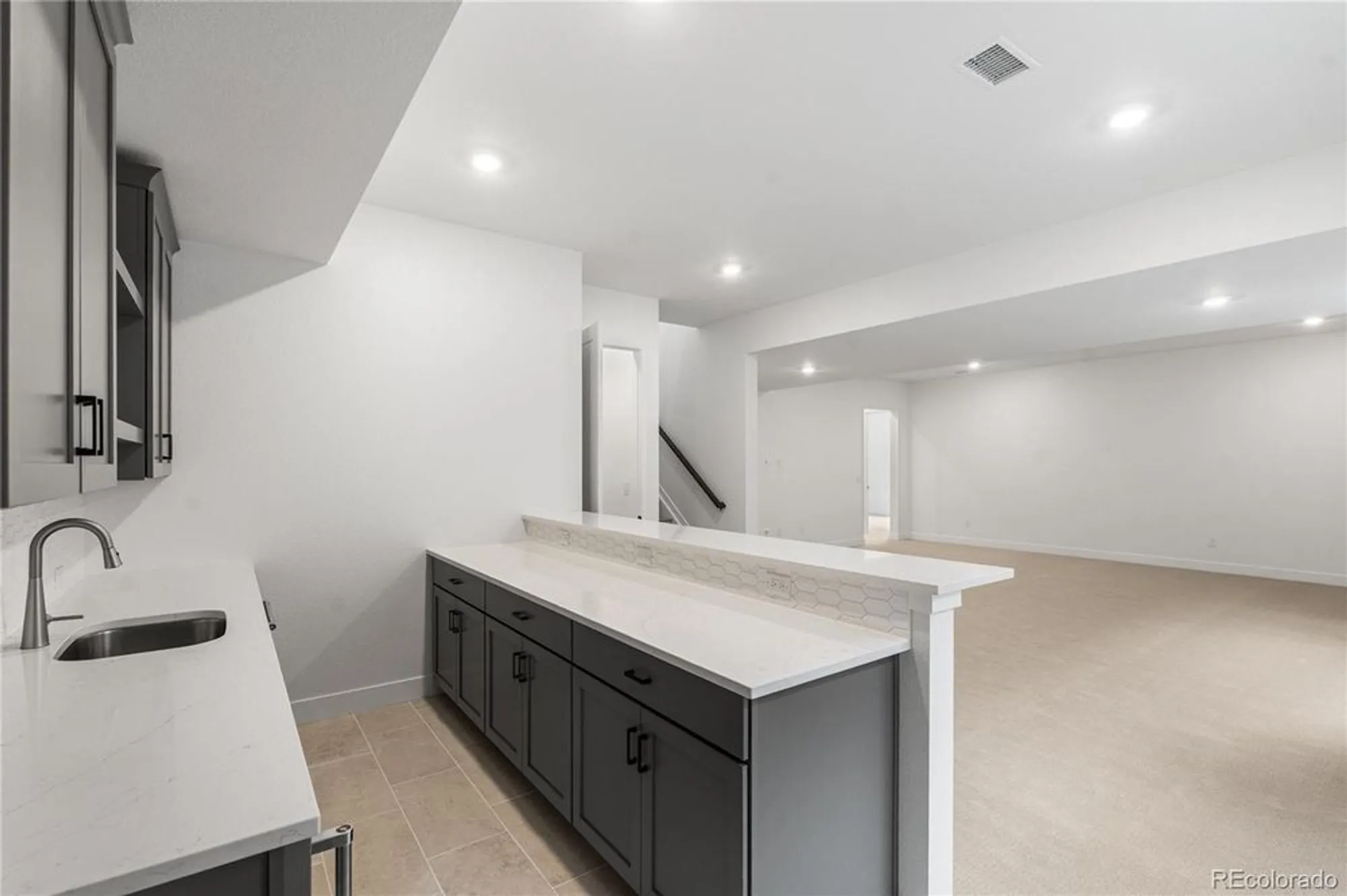 Property Slideshow image 11 of 29 | 11112 amber light cir, Littleton, CO, 80125