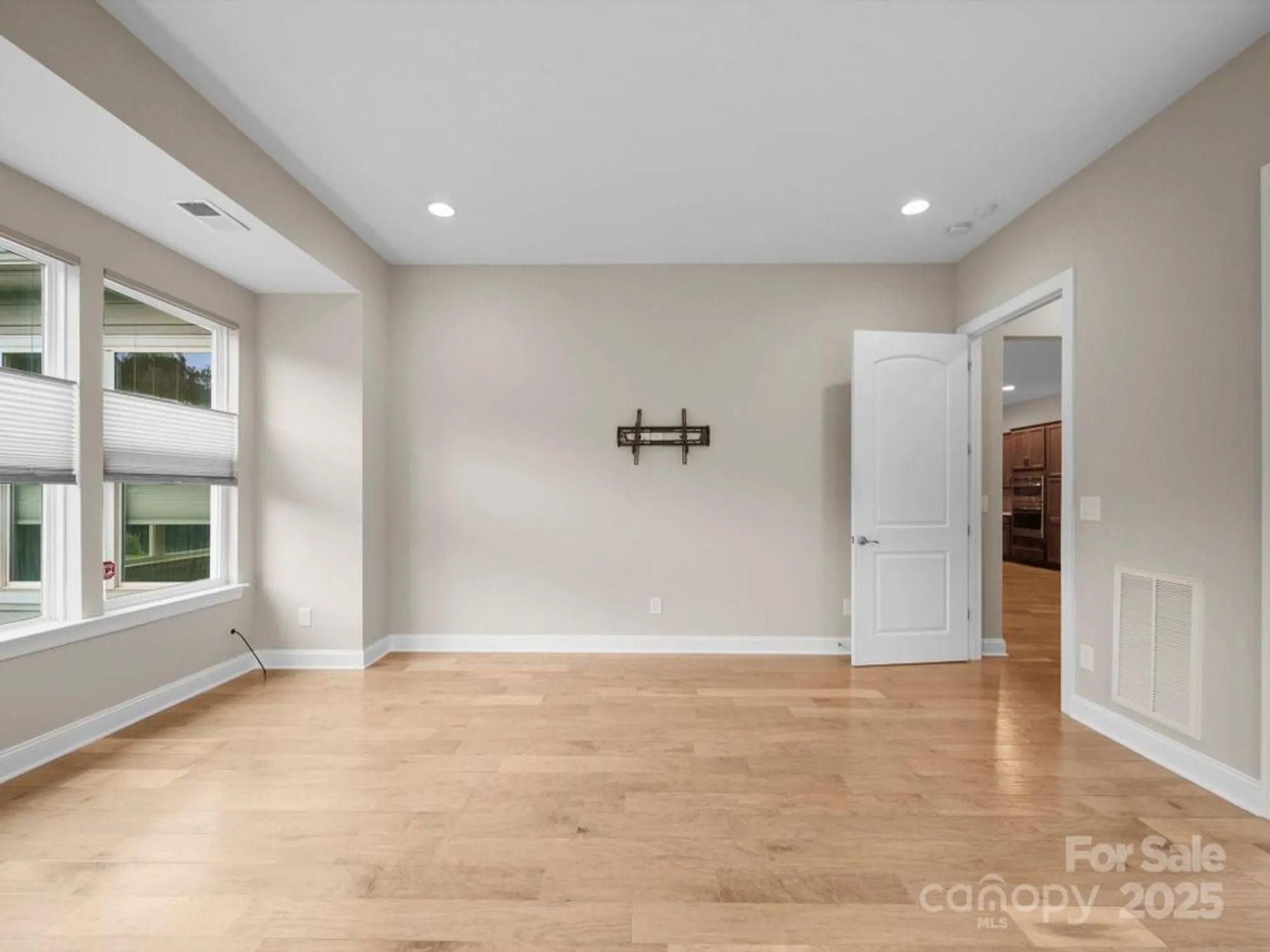 Property Slideshow image 32 of 44 | 253 stone mountain way, Denver, NC, 28037