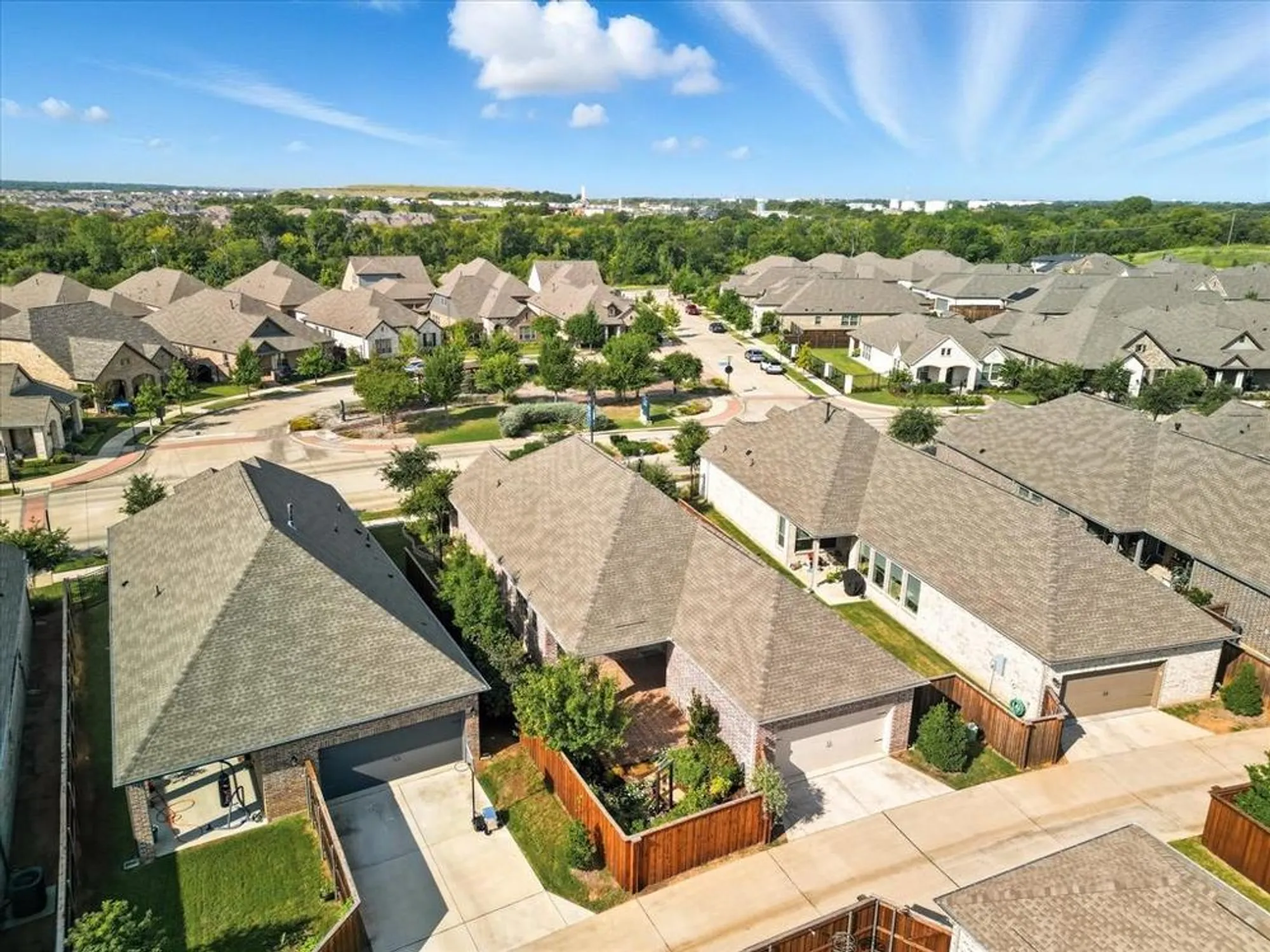 Property Slideshow image 37 of 40 | 4815 beaver creek dr, Arlington, TX, 76005
