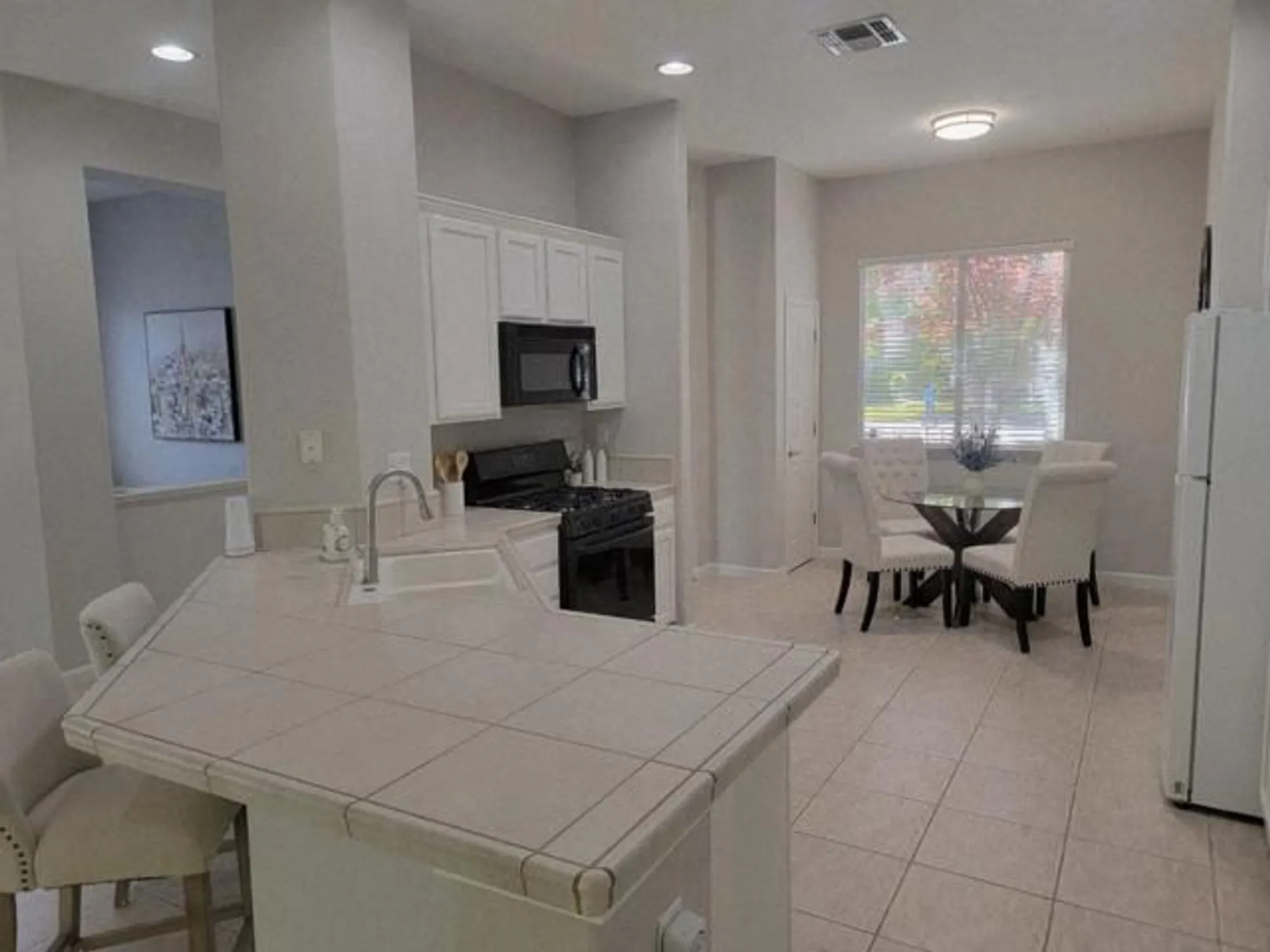 Property Slideshow image 25 of 36 | 9608 crystal bay ln, Elk Grove, CA, 95758