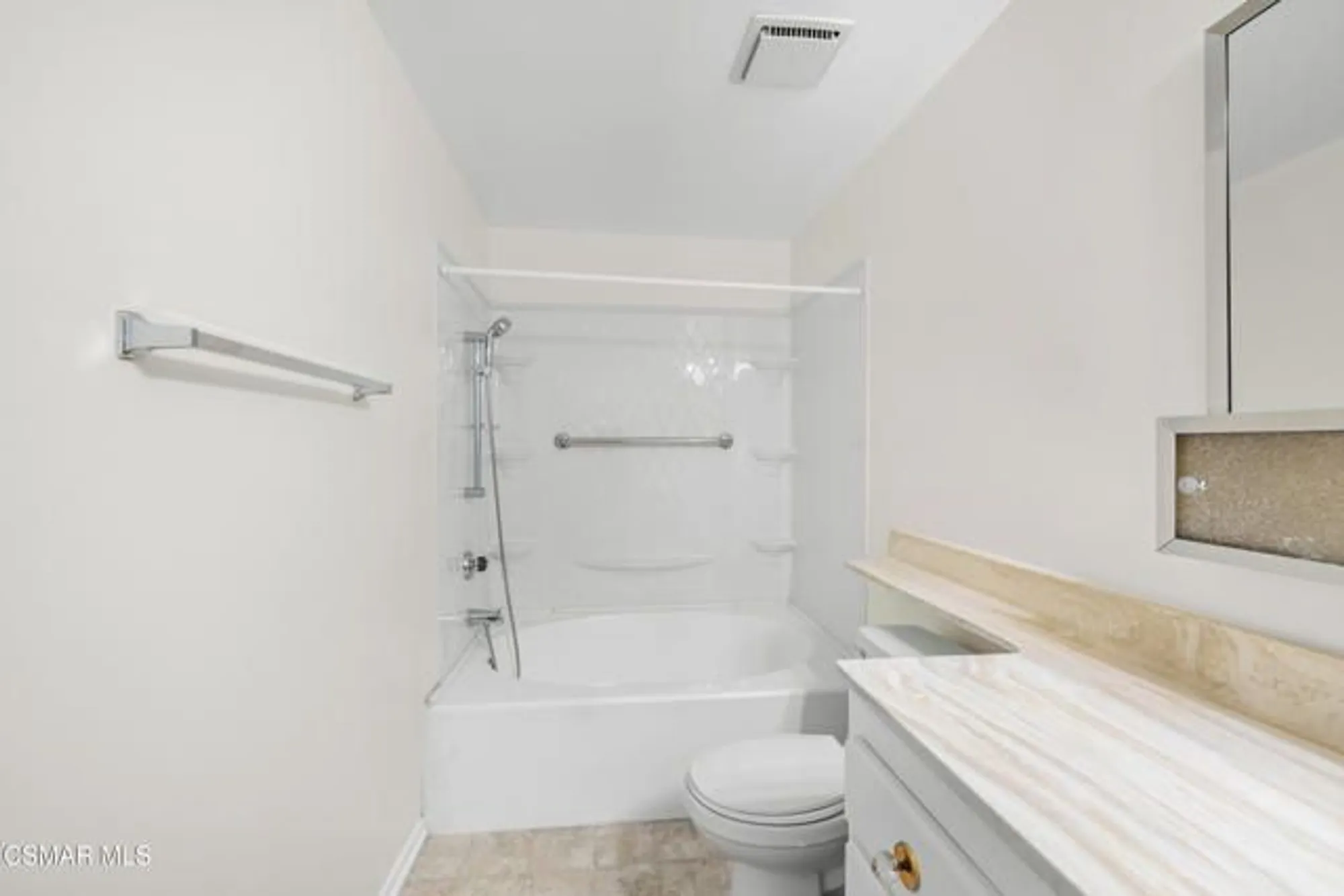 Property Slideshow image 29 of 62 | 224 oakleaf dr 105, Thousand Oaks, CA, 91360