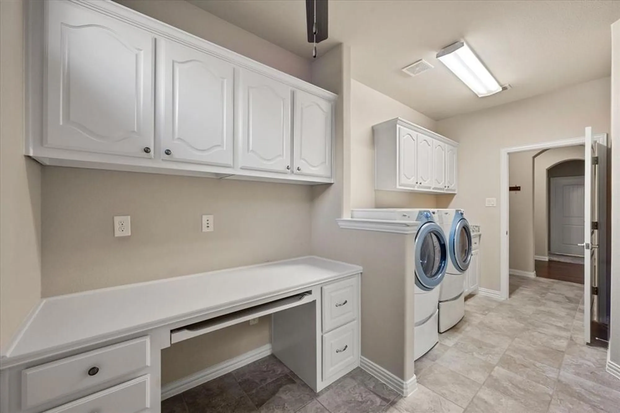 Property Slideshow image 20 of 39 | 2815 vista azul pl 2815, Mansfield, TX, 76063