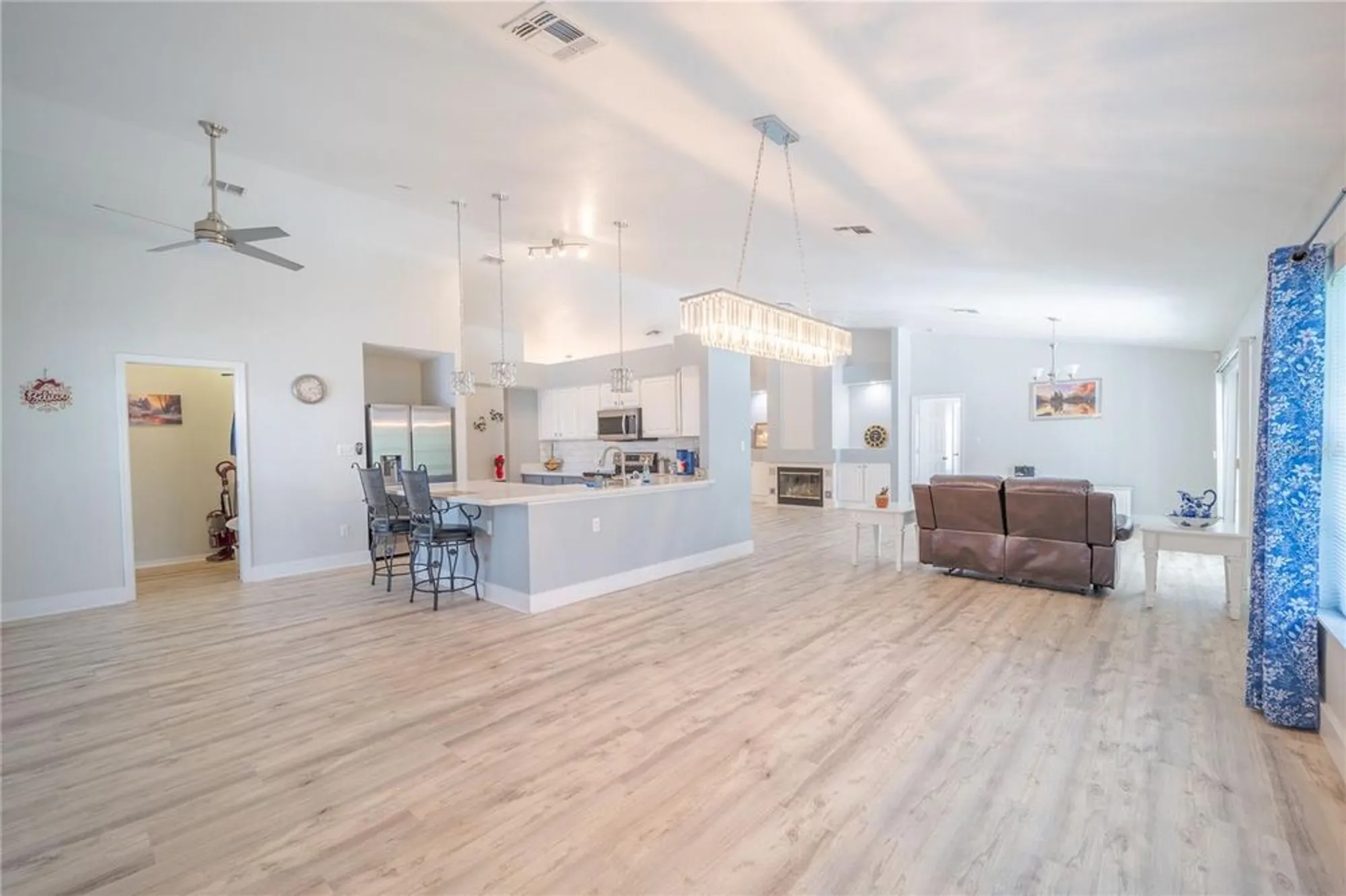 Property Slideshow image 5 of 18 | 4242 leafway cir, Leesburg, FL, 34748