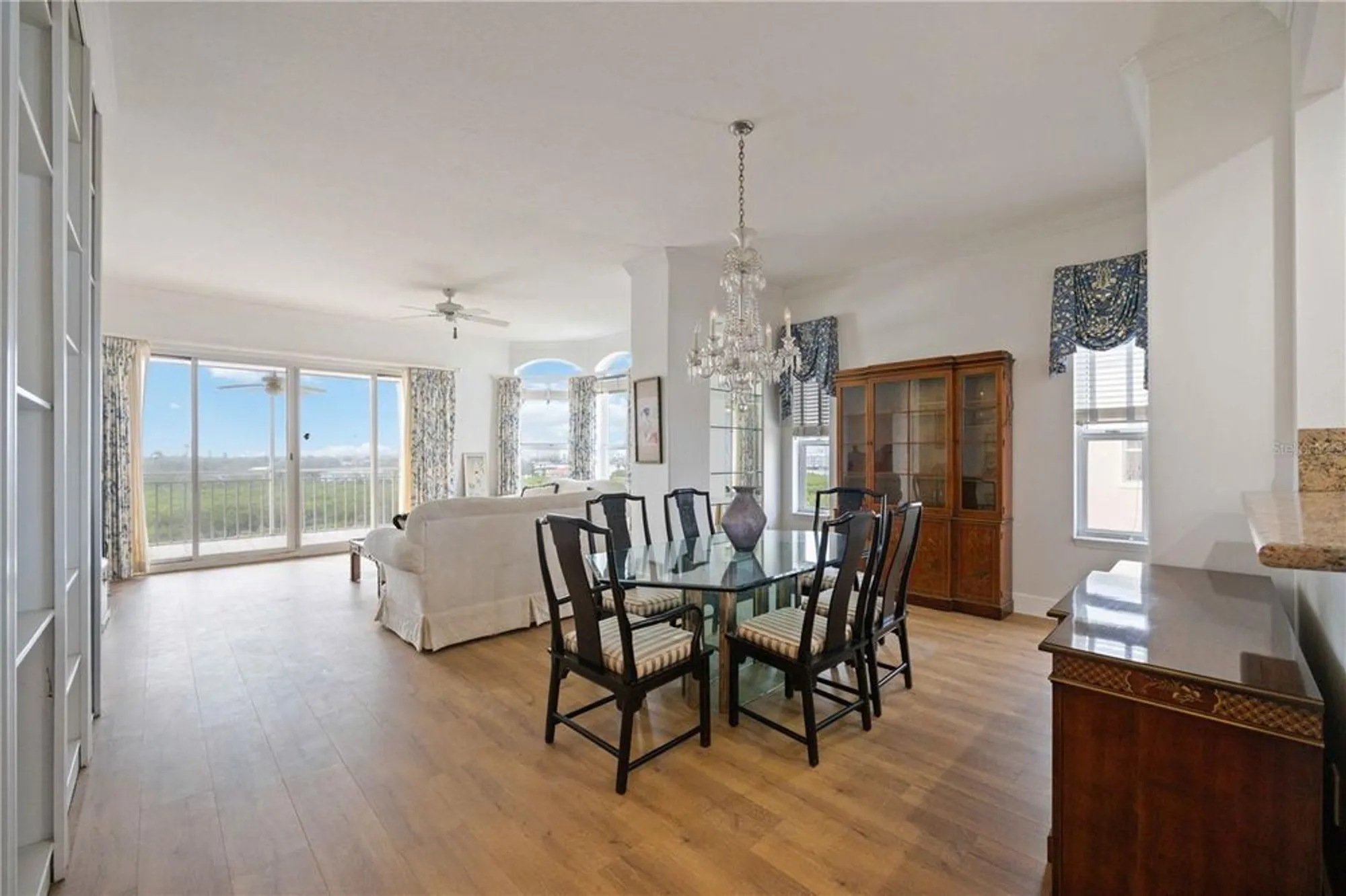 Property Slideshow image 6 of 41 | 5450 eagles point cir 405, Sarasota, FL, 34231