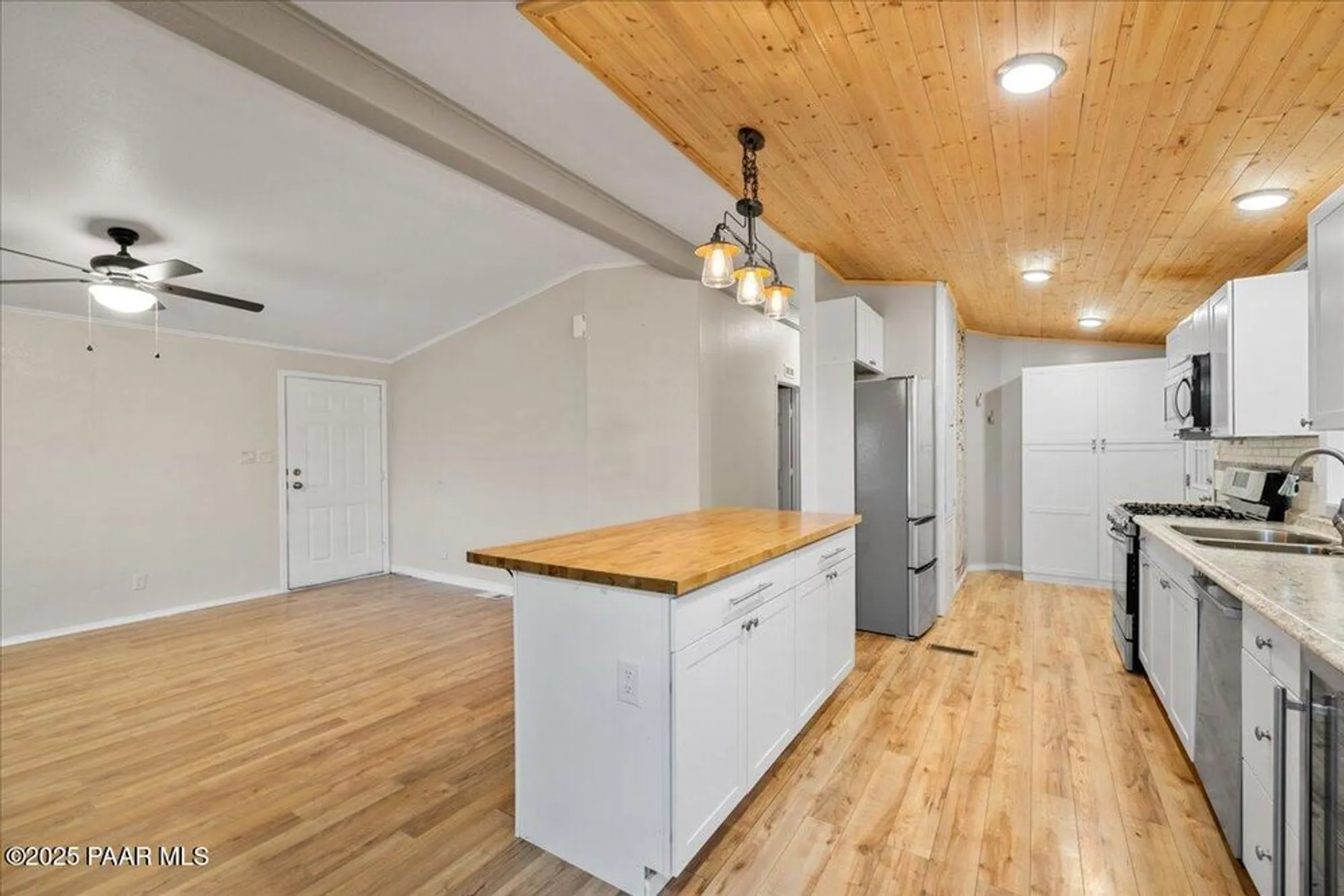 Property Slideshow image 6 of 22 | 12070 e pepper tree way, Prescott Valley, AZ, 86327