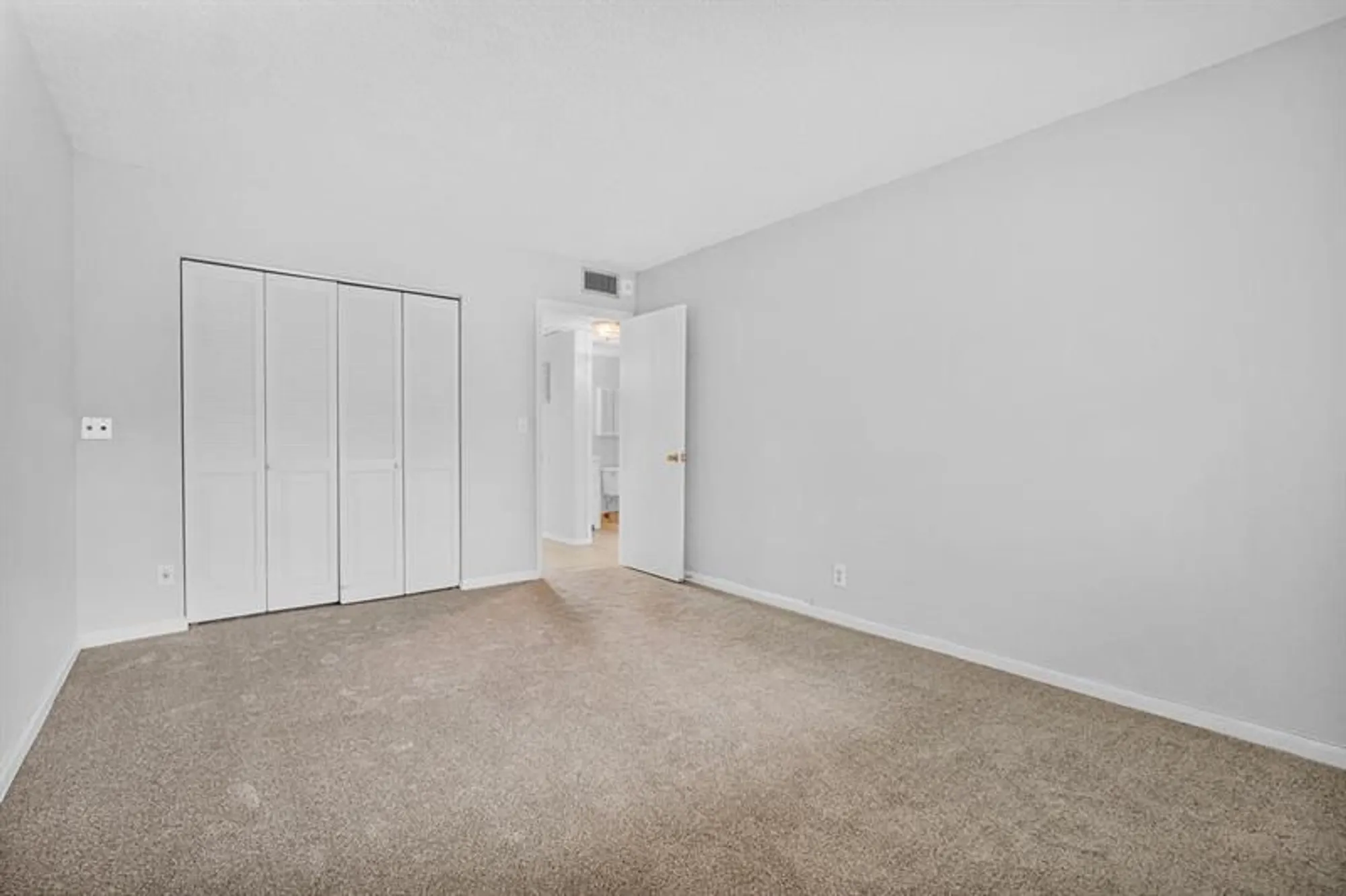 Property Slideshow image 27 of 47 | 2038 newport h # 2038, Deerfield Beach, FL, 33442