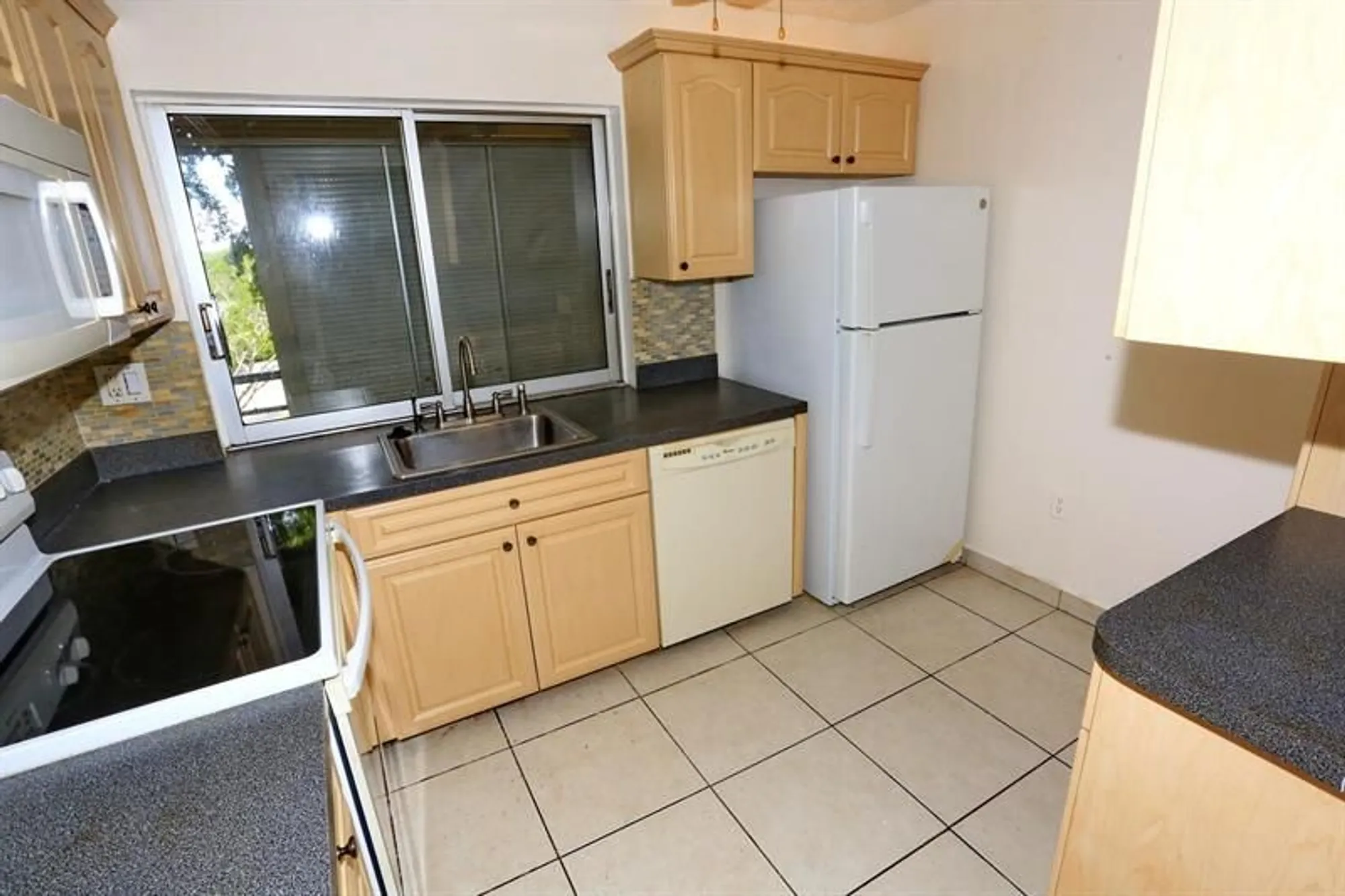 Property Slideshow image 13 of 30 | 9151 lime bay blvd 310, Tamarac, FL, 33321