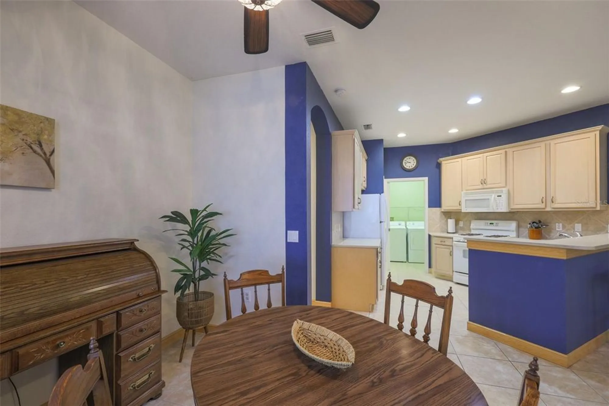 Property Slideshow image 10 of 61 | 2050 sifield greens way # 19, Sun City Center, FL, 33573