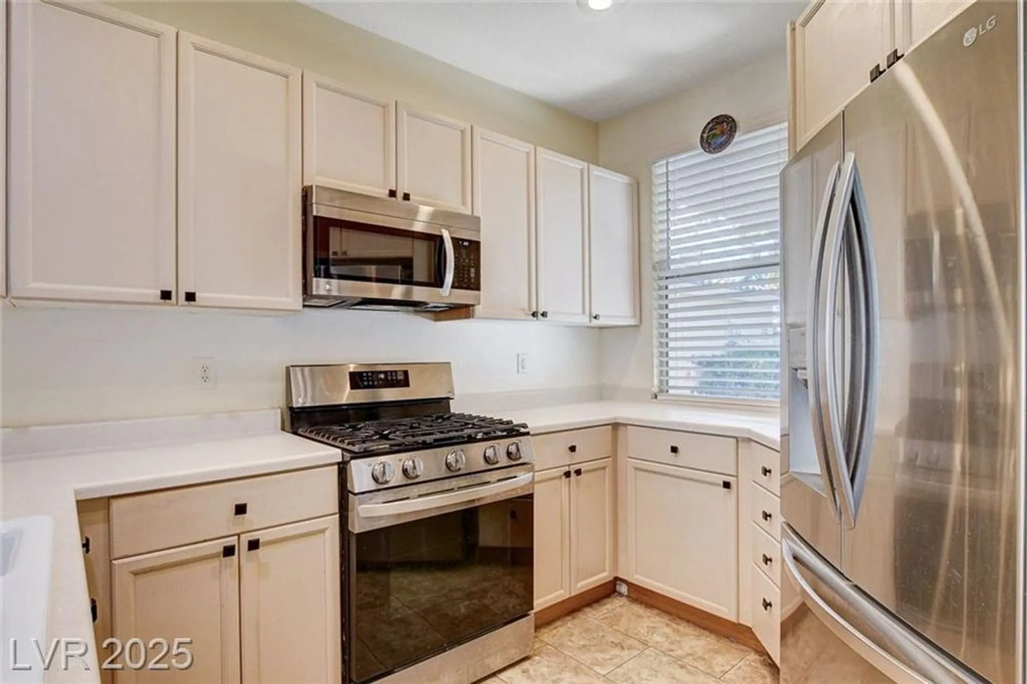 Property Slideshow image 16 of 57 | 4534 regalo bello st, Las Vegas, NV, 89135