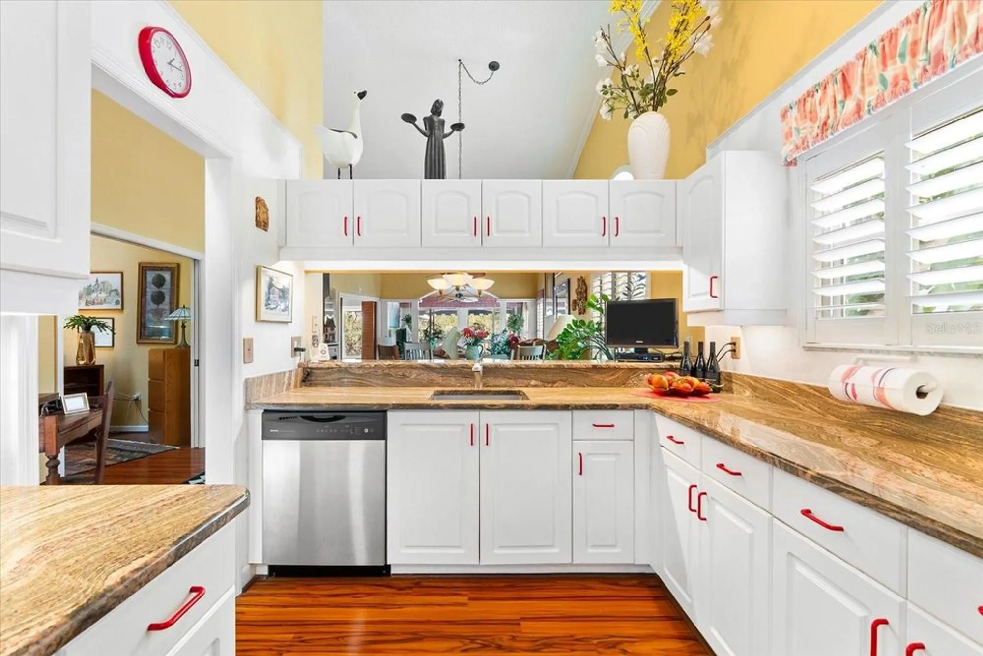 Property Slideshow image 19 of 69 | 1312 perico point cir, Bradenton, FL, 34209