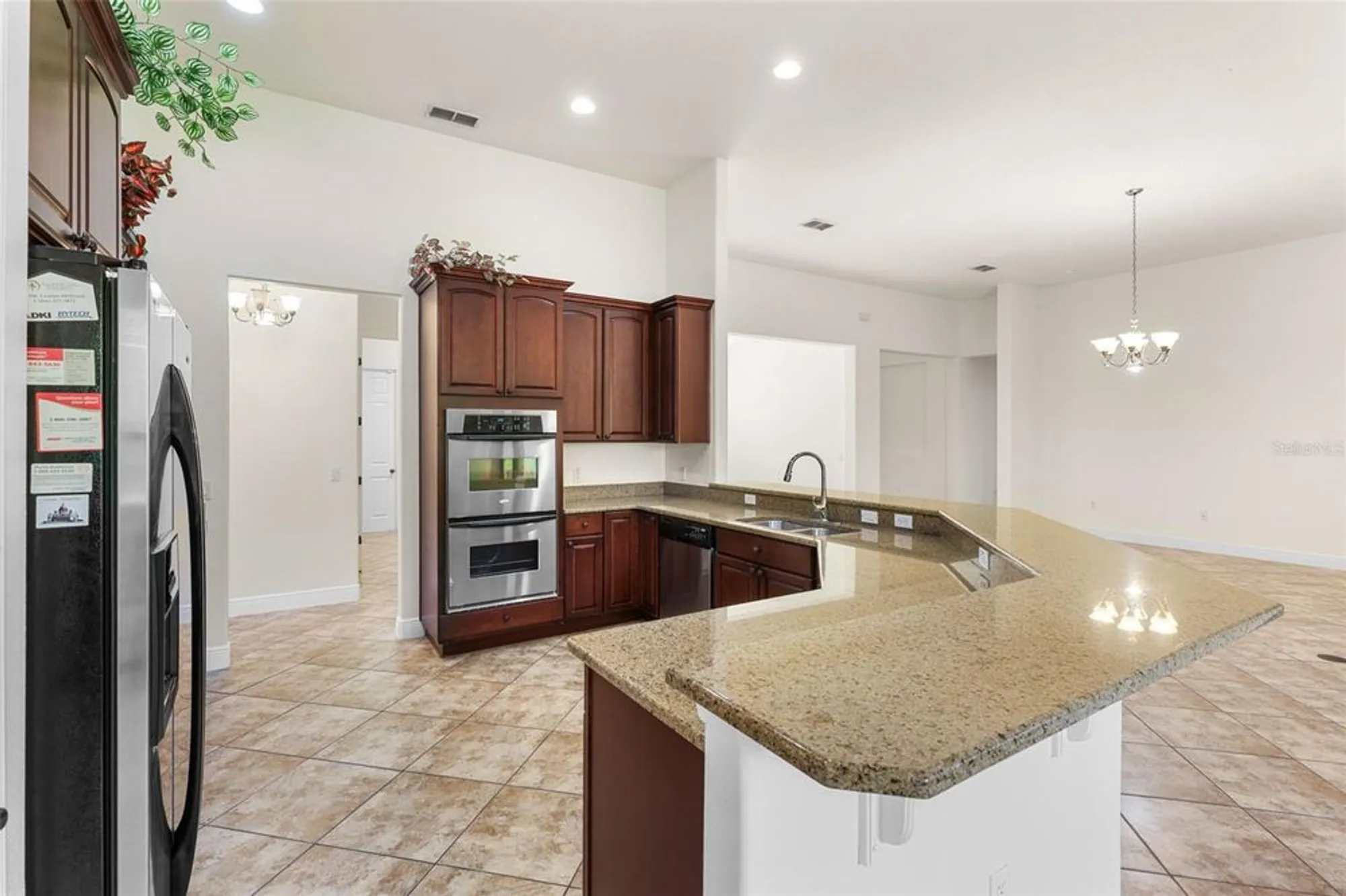Property Slideshow image 16 of 36 | 619 tapatio ln, Kissimmee, FL, 34759