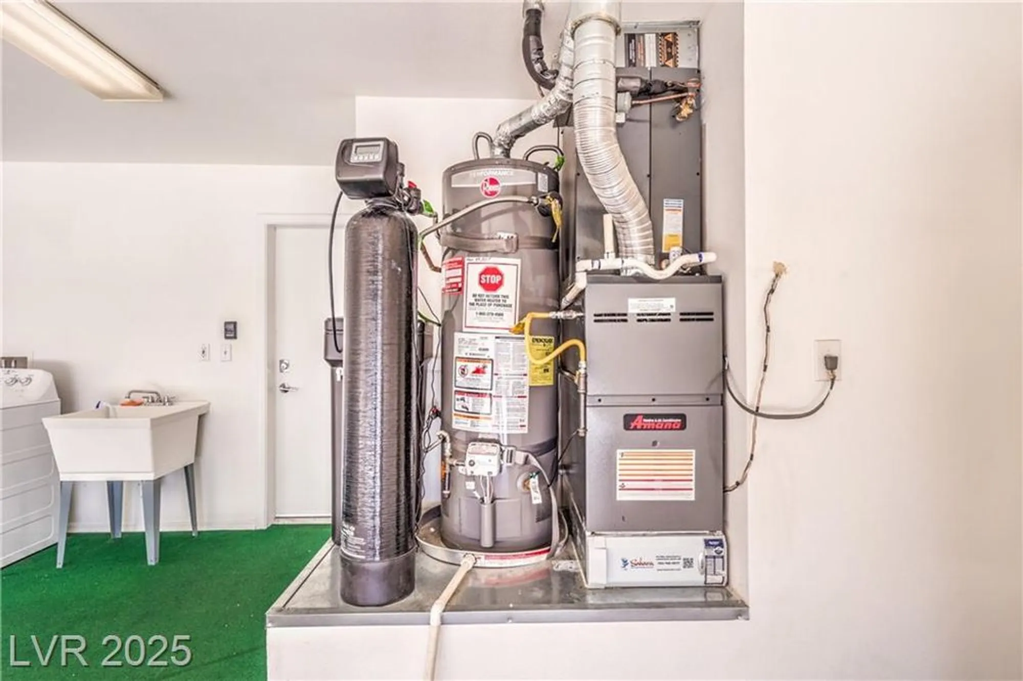 Property Slideshow image 27 of 57 | 10004 heyfield dr, Las Vegas, NV, 89134