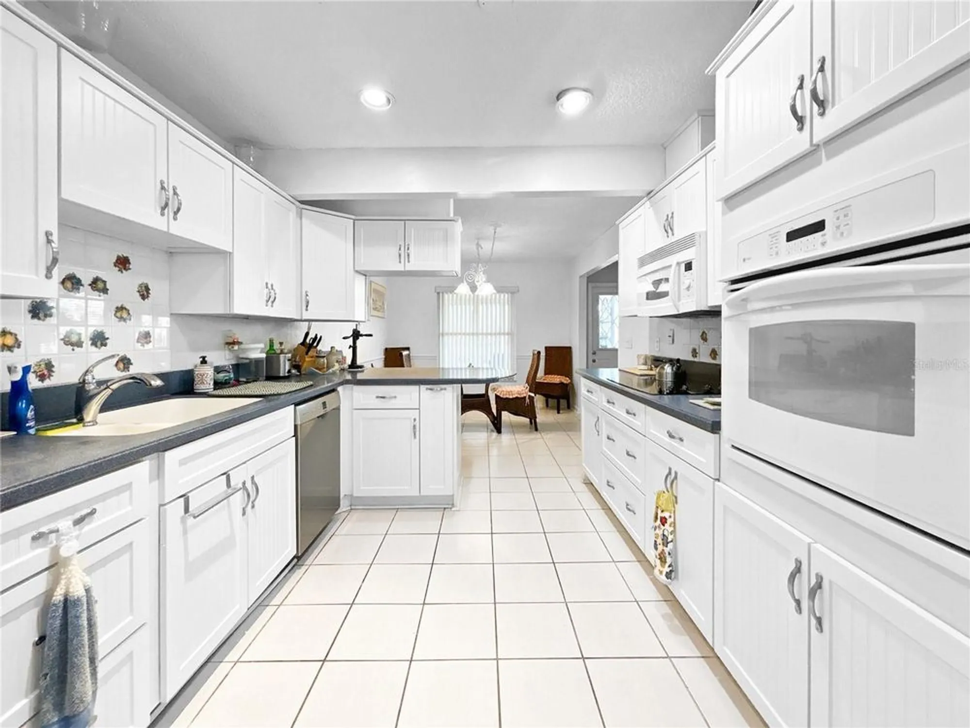 Property Slideshow image 5 of 24 | 703 ojai ave, Sun City Center, FL, 33573