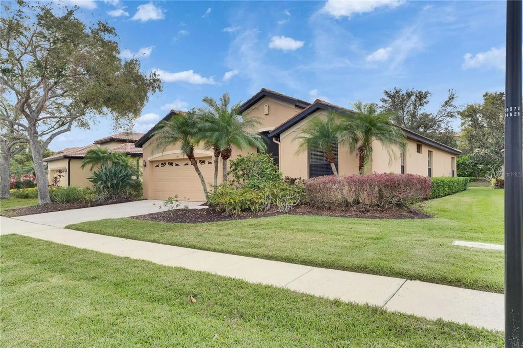 Property Slideshow image 7 of 97 | 144 silver falls dr, Apollo Beach, FL, 33572
