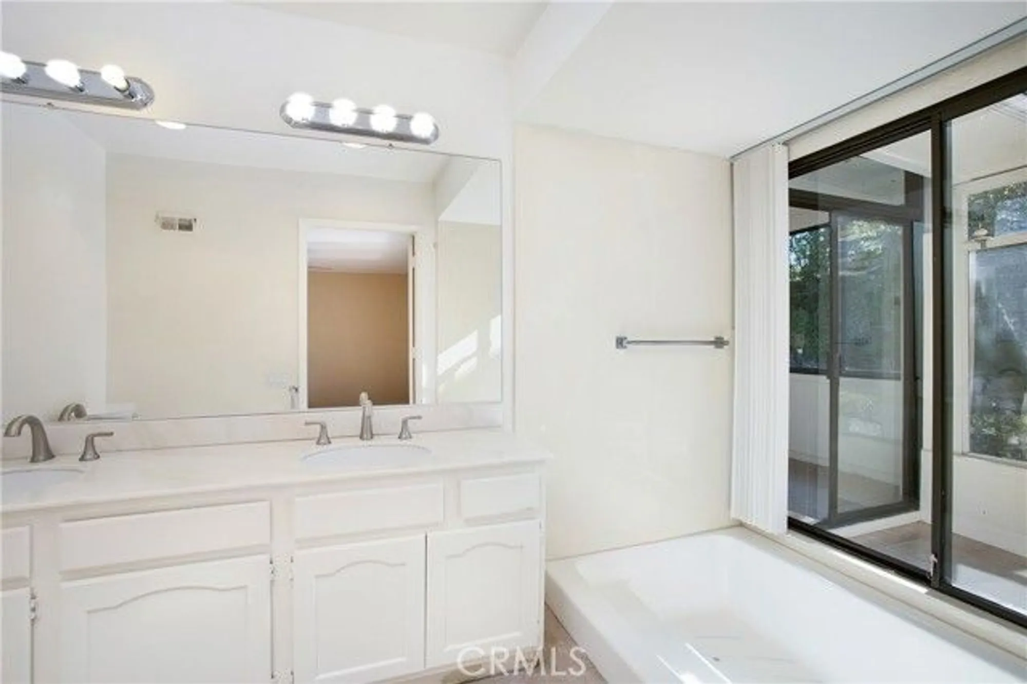 Property Slideshow image 16 of 22 | 5058 avenida del sol, Laguna Woods, CA, 92637