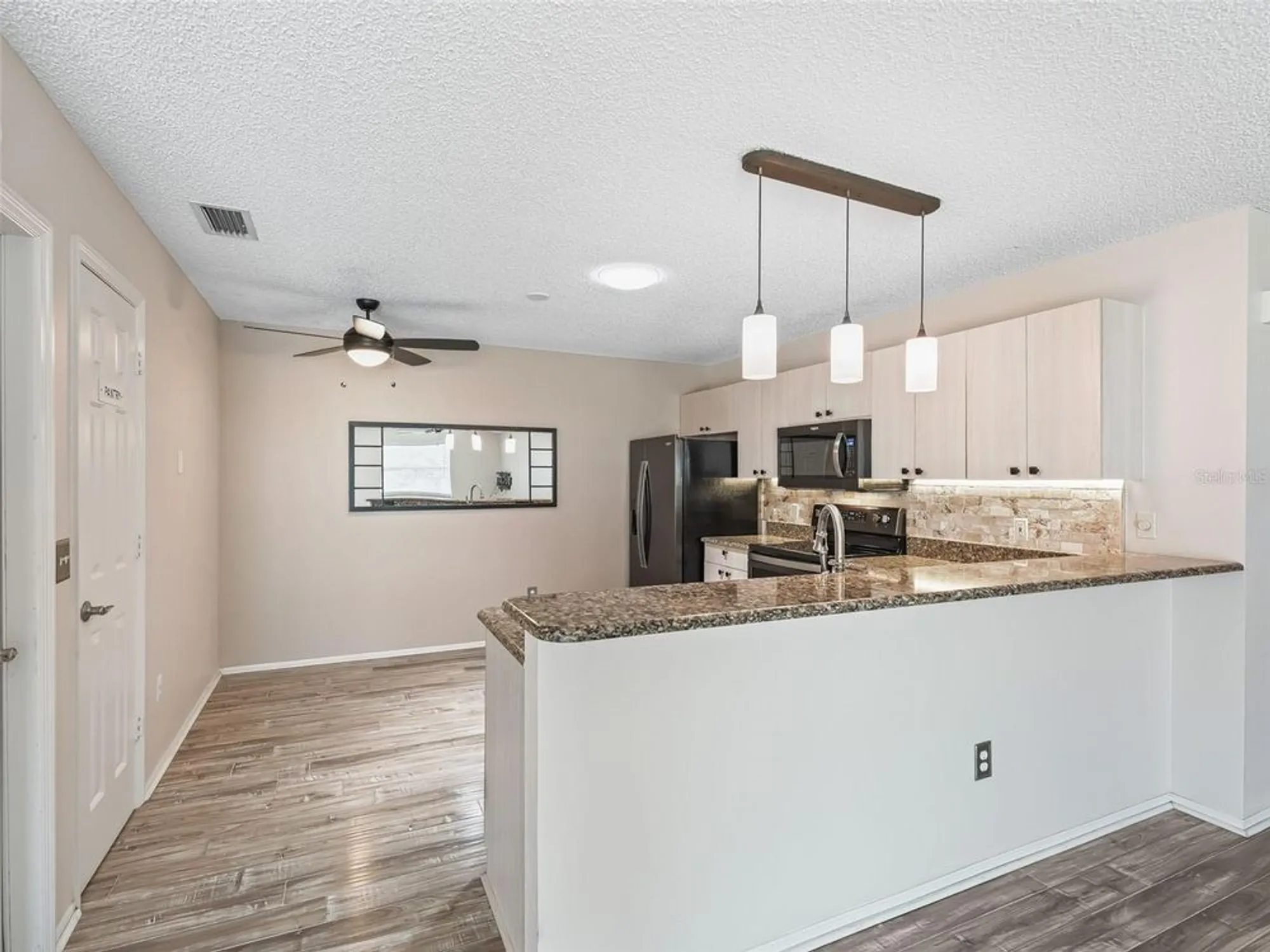 Property Slideshow image 12 of 25 | 220 estrada pl, The Villages, FL, 32159