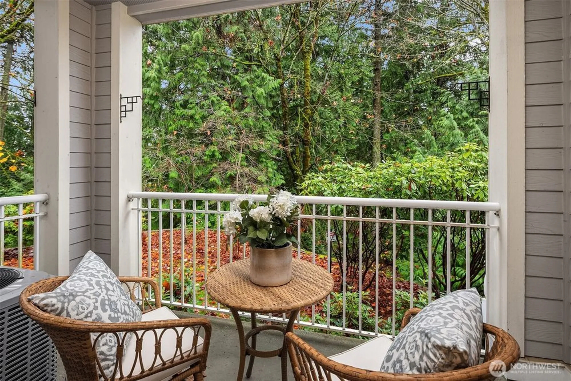 Property Slideshow image 3 of 40 | 4535 providence point pl 103, Issaquah, WA, 98029