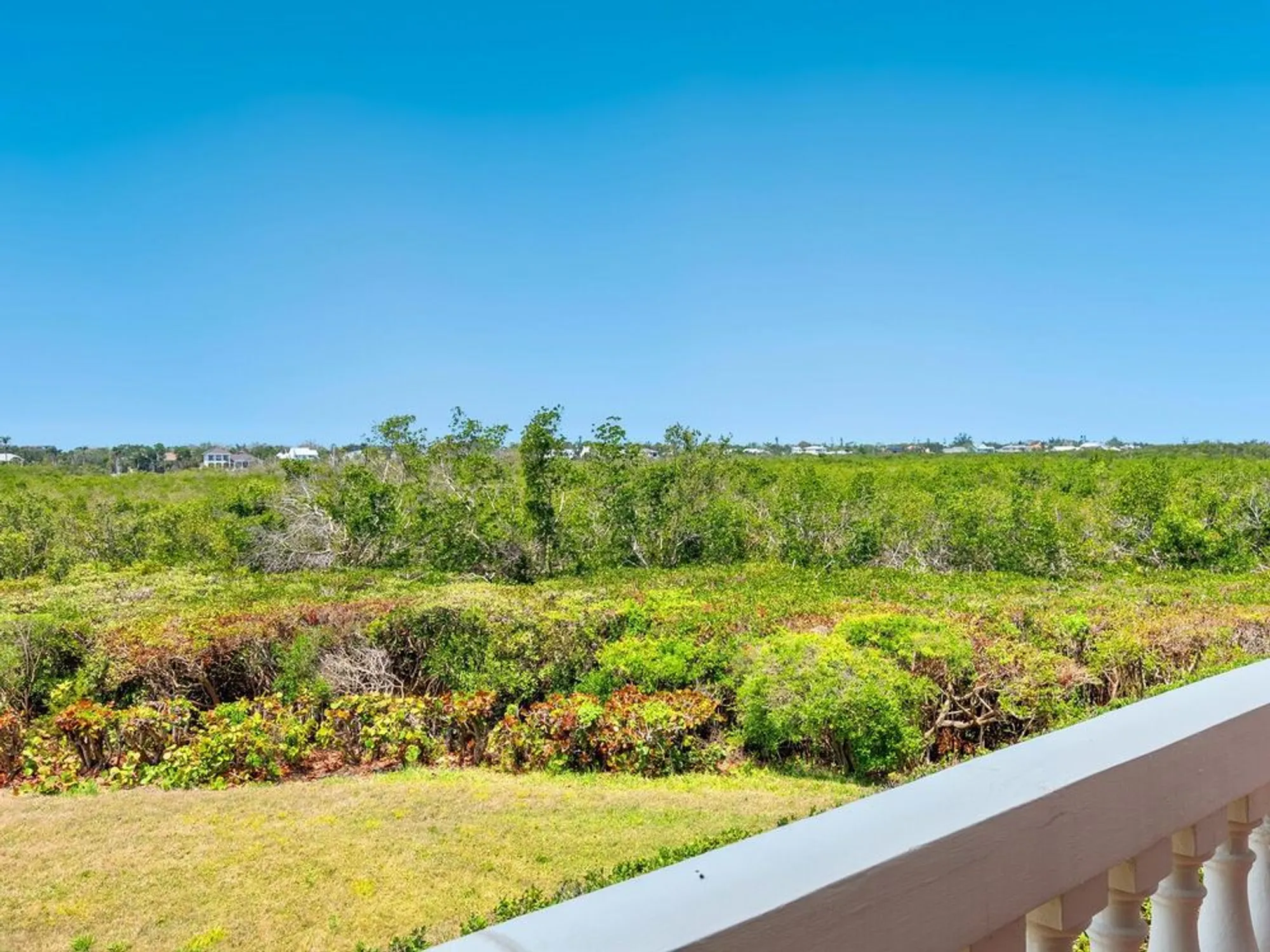 Property Slideshow image 18 of 61 | 5430 eagles point cir 101, Sarasota, FL, 34231