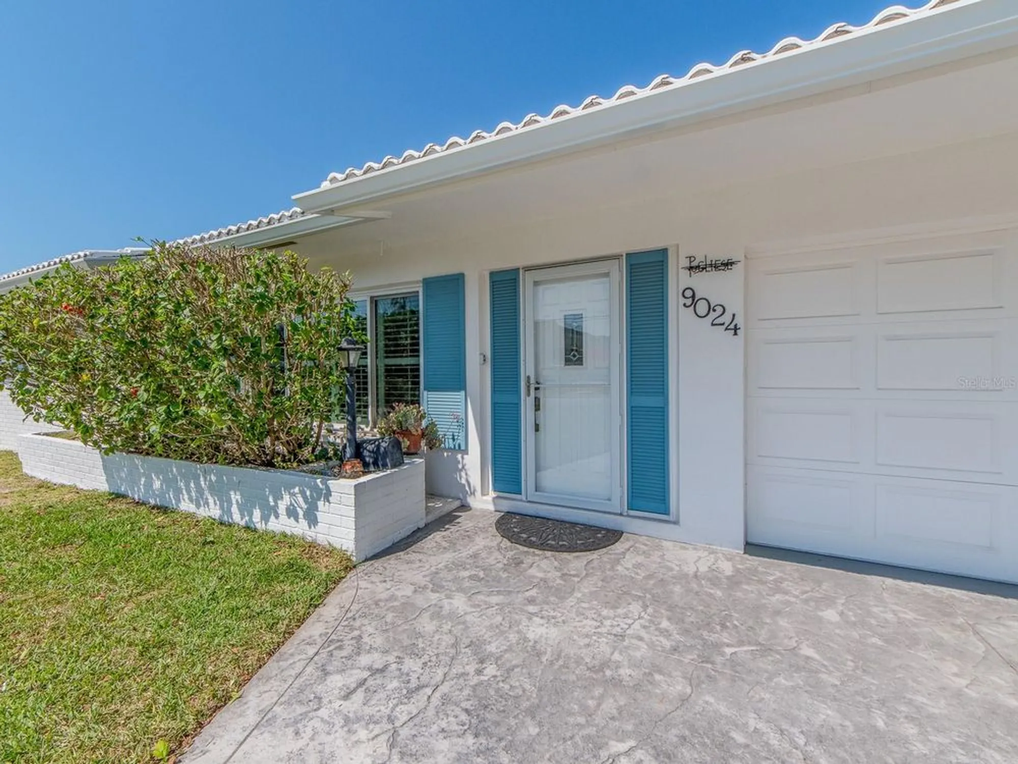 Property Slideshow image 4 of 28 | 9024 140th way, Seminole, FL, 33776