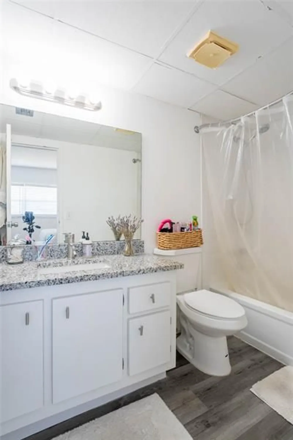 Property Slideshow image 18 of 31 | 1000 country club dr 403, Margate, FL, 33063